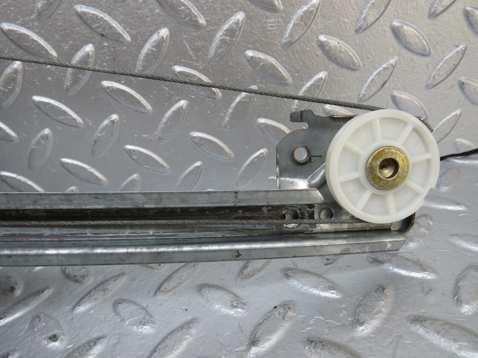 33257 Mercedes-Benz W202 C180 Rear Left Power Window Regulator 0130821637