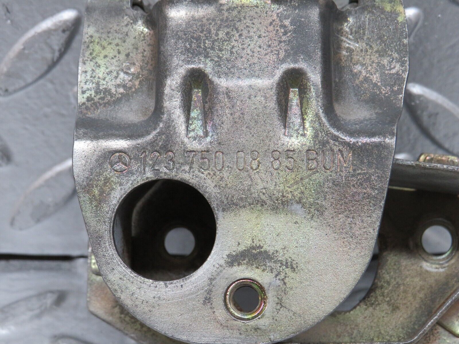 27882 Mercedes-Benz W123 280E Trunk Lock 1237500885