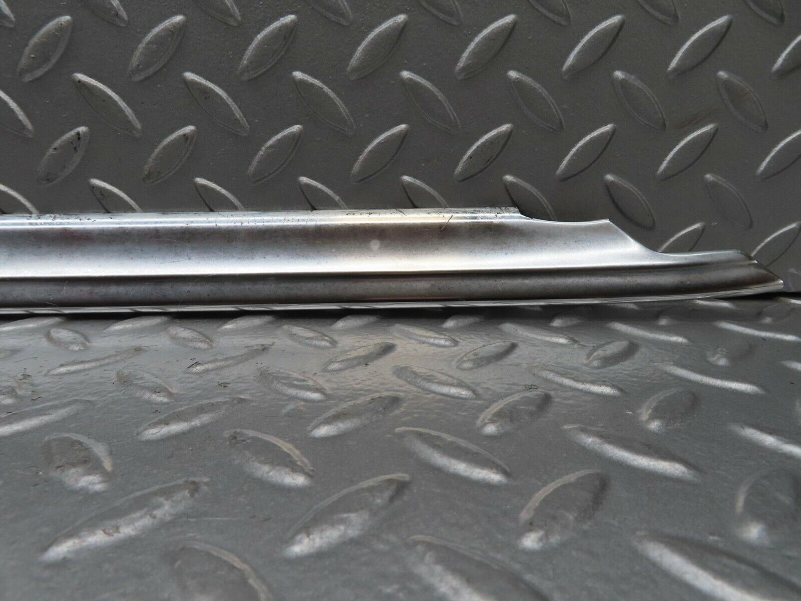 13029 Mercedes-Benz W111 220S Front Right Door Chrome Moulding Trim