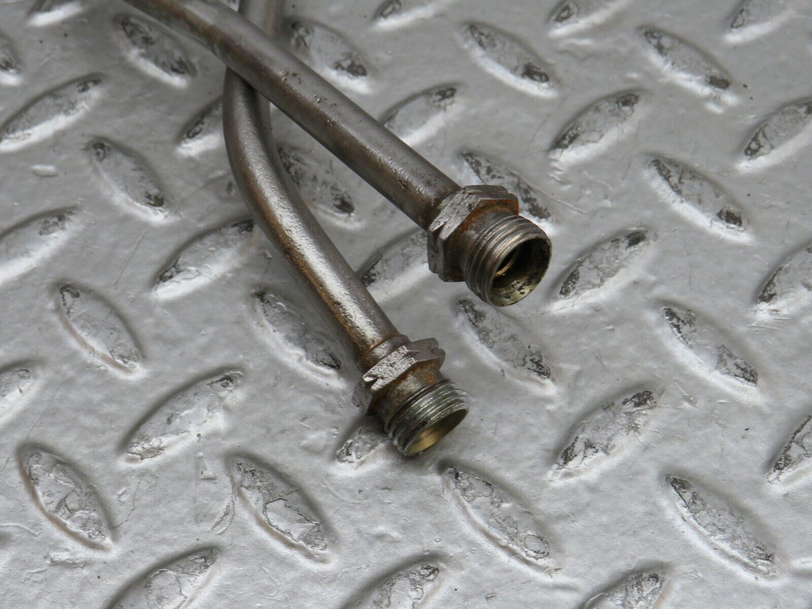 28072 Mercedes-Benz W123 280E Gearbox Oil Pipe Hose