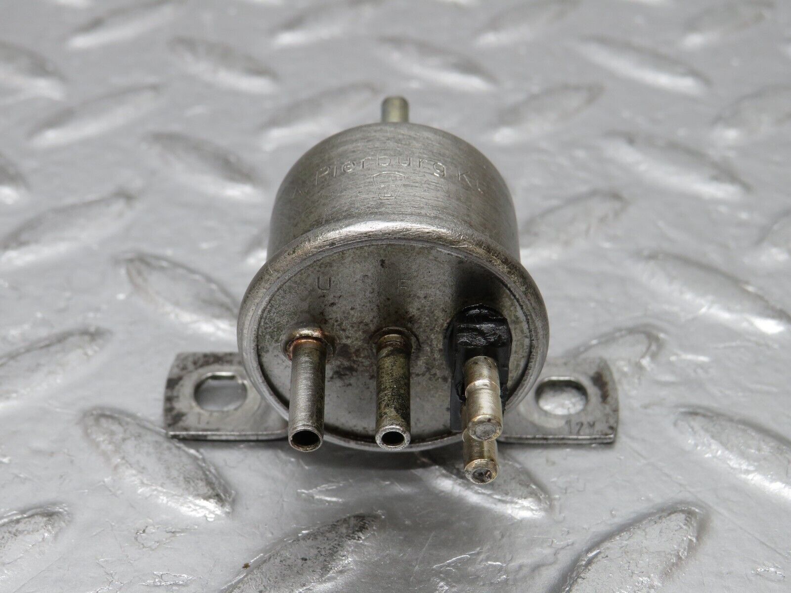 0780 Mercedes-Benz C107 350SLC Coupe Vacuum Check Valve