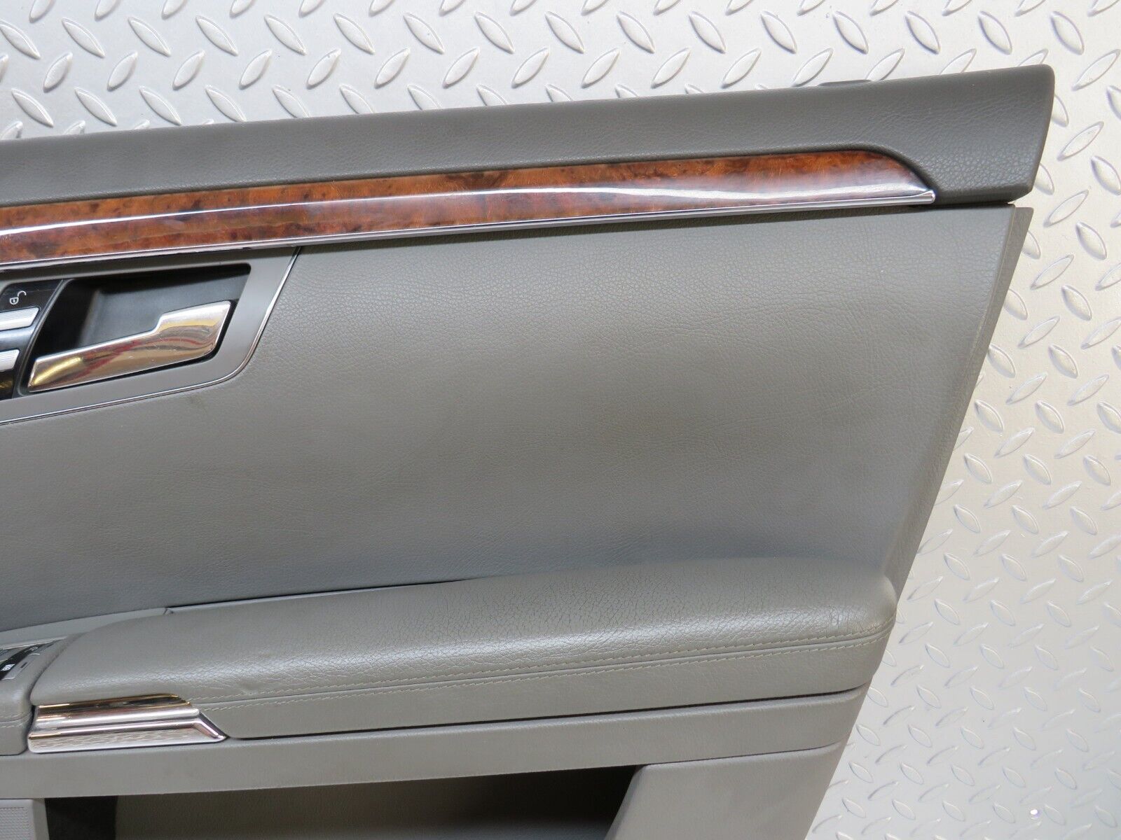 35101 Mercedes-Benz W221 Front Right Door Card