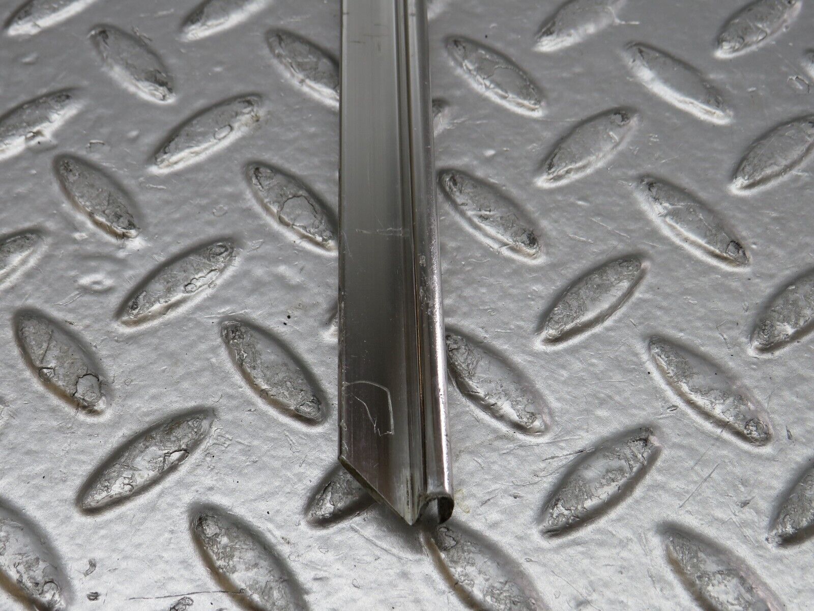 34467 Mercedes-Benz C126 380SEC Coupe Right Door Card Chrome Trim