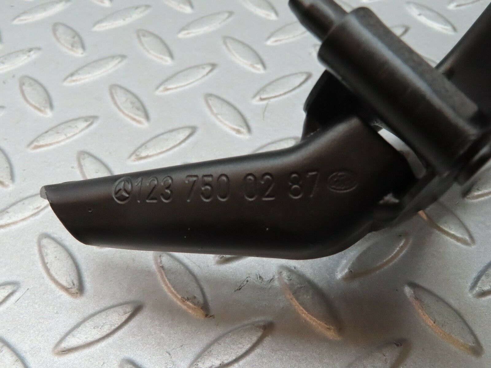 4240 Mercedes-Benz V123 240D LWB Trunk Lid Hinge Right Side 1237500287