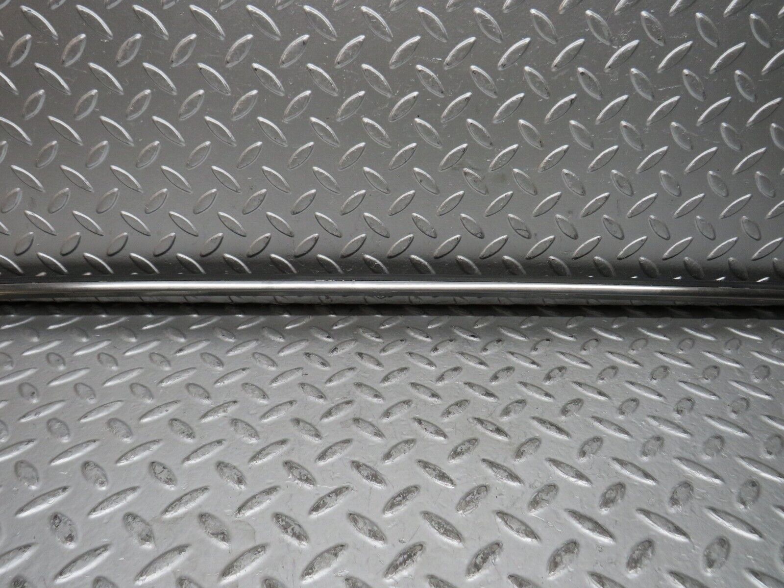 28625 Mercedes-Benz W123 280E Trunk Boot Lid Chrome Moulding Trim