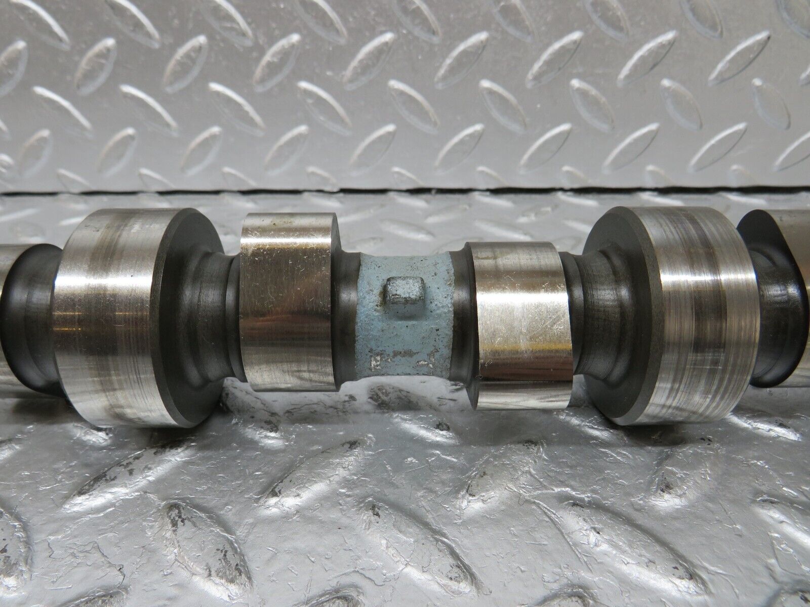 34534 Mercedes-Benz C126 380SEC Coupe Camshaft Left Side 11710