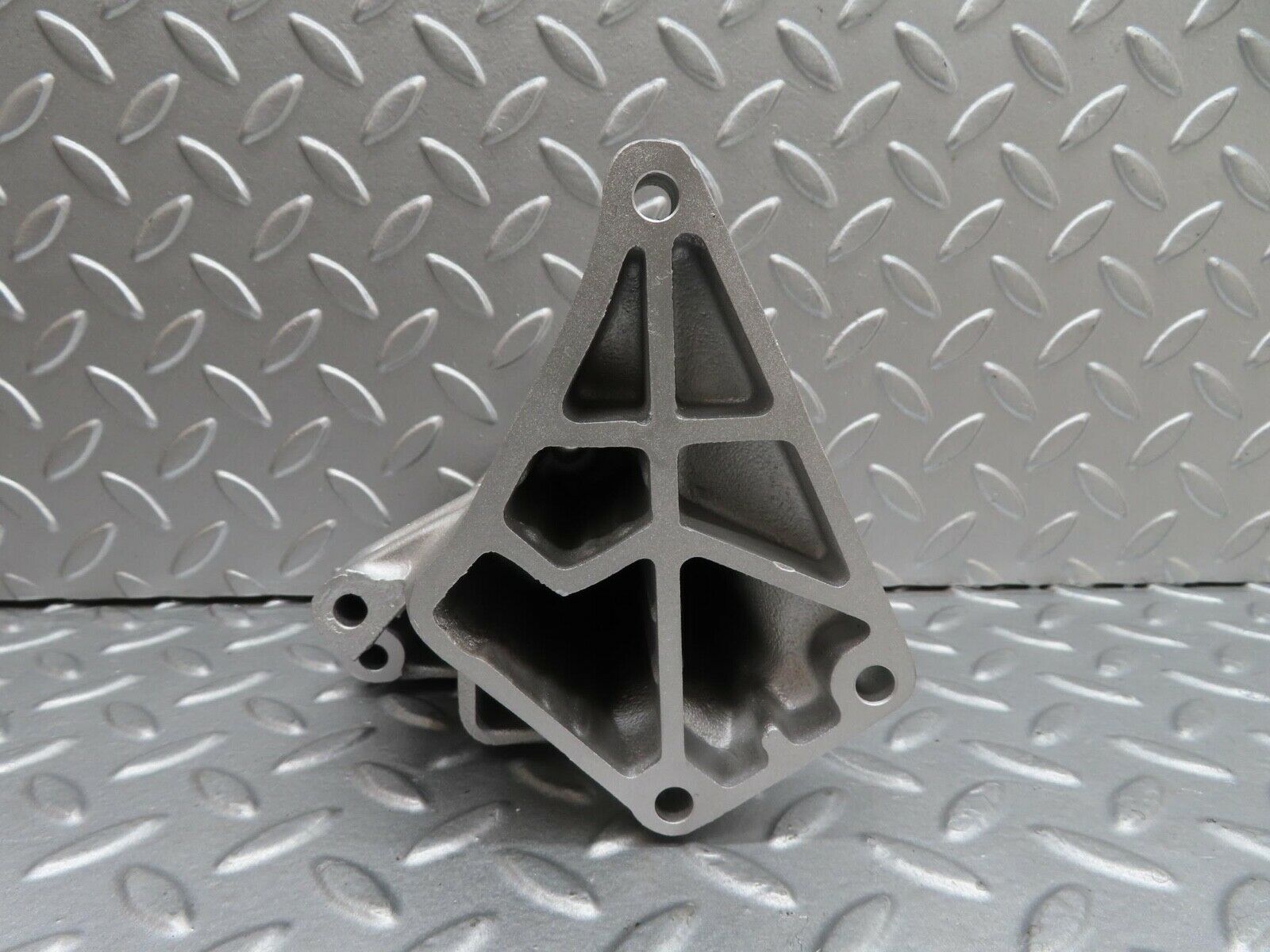 14362 Mercedes-Benz W116 350SE Alternator Generator Bracket 1161551135