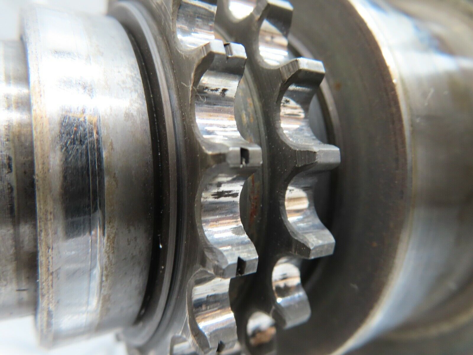 19200 Mercedes-Benz W123 300D Crankshaft OM617