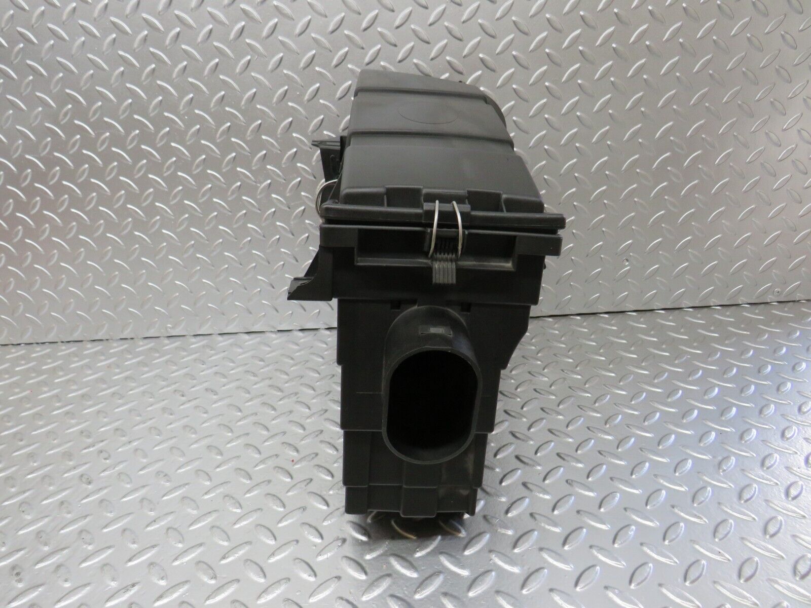 24723 Mercedes-Benz W140 S320 Air Filter Box Housing 1040900401