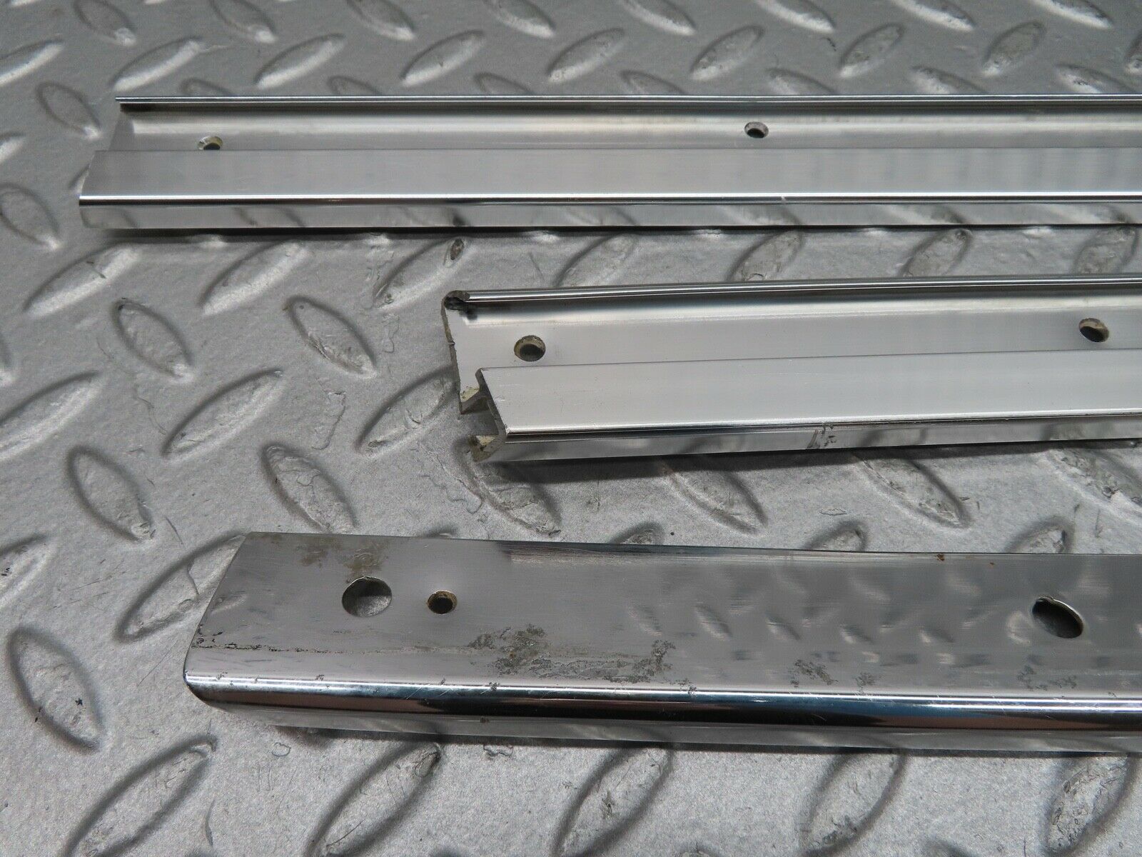 16760 Mercedes-Benz C107 380SLC Roof Chrome Moulding Trim Left Side