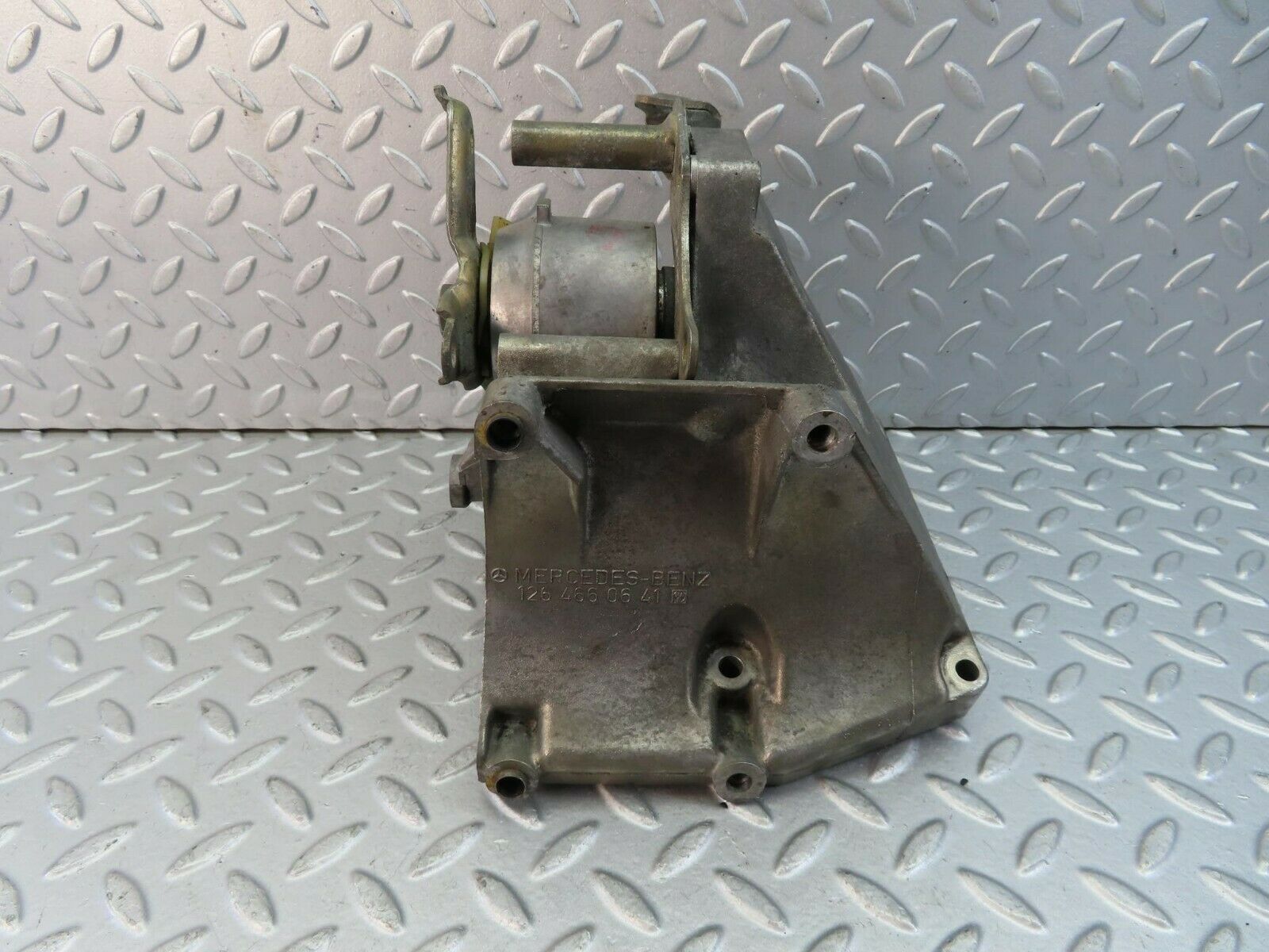 9509 Mercedes-Benz C124 300CE Coupe Power Steering Pump Bracket 1264660641