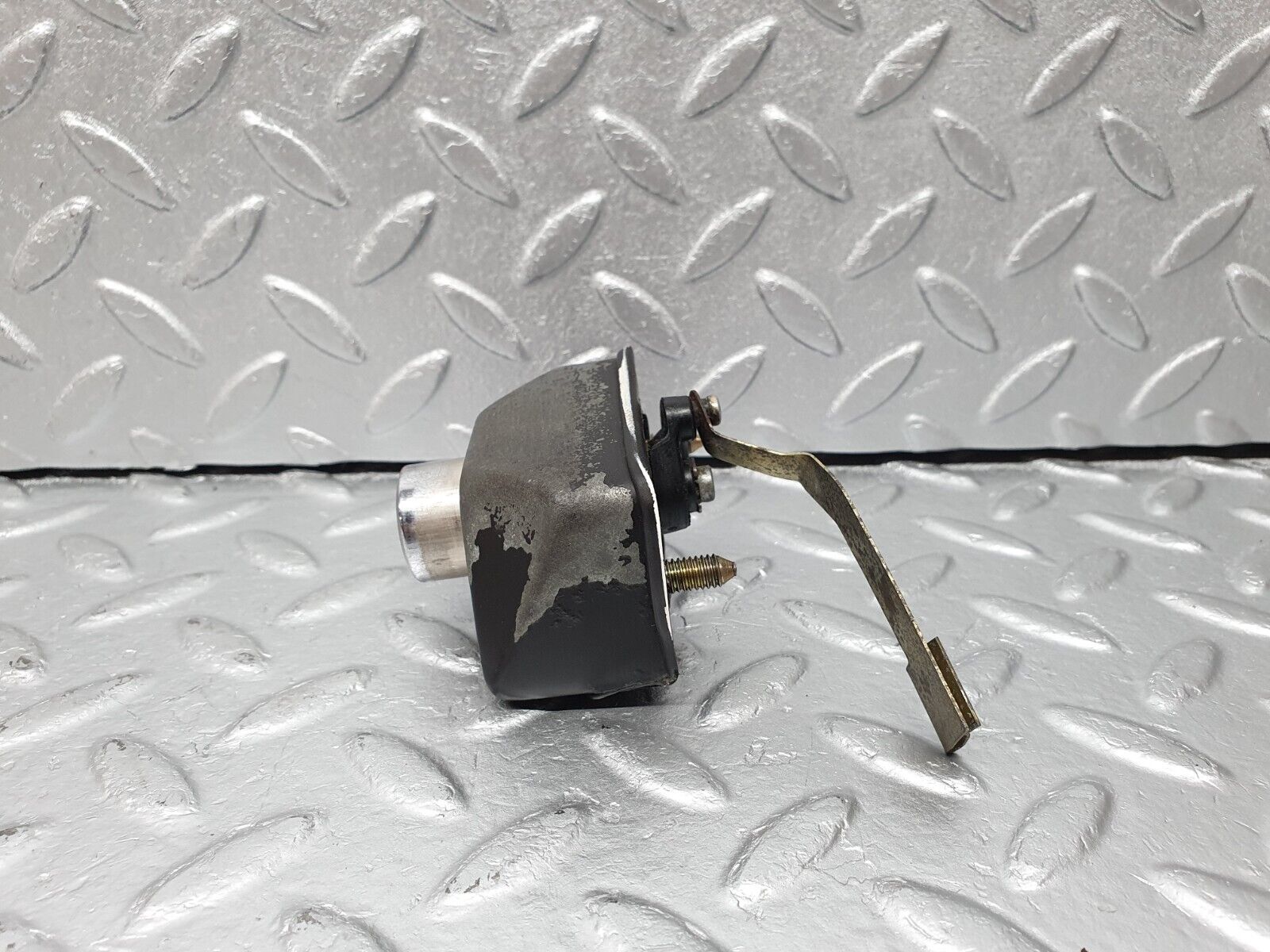 40747 Mercedes-Benz W123 300D Trunk Lock No Key 1237580096 1237500385