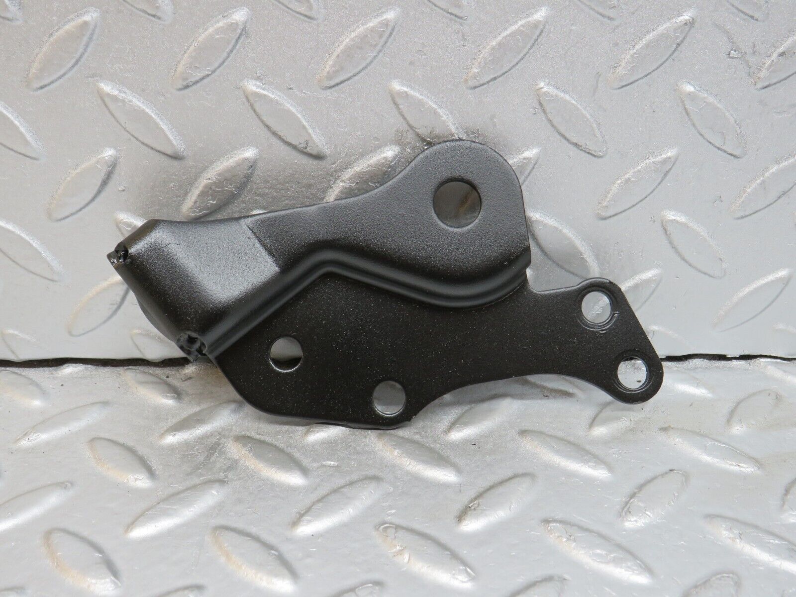 38115 Mercedes-Benz A124 320E Cabriolet Accelerator Cable Bracket Holder