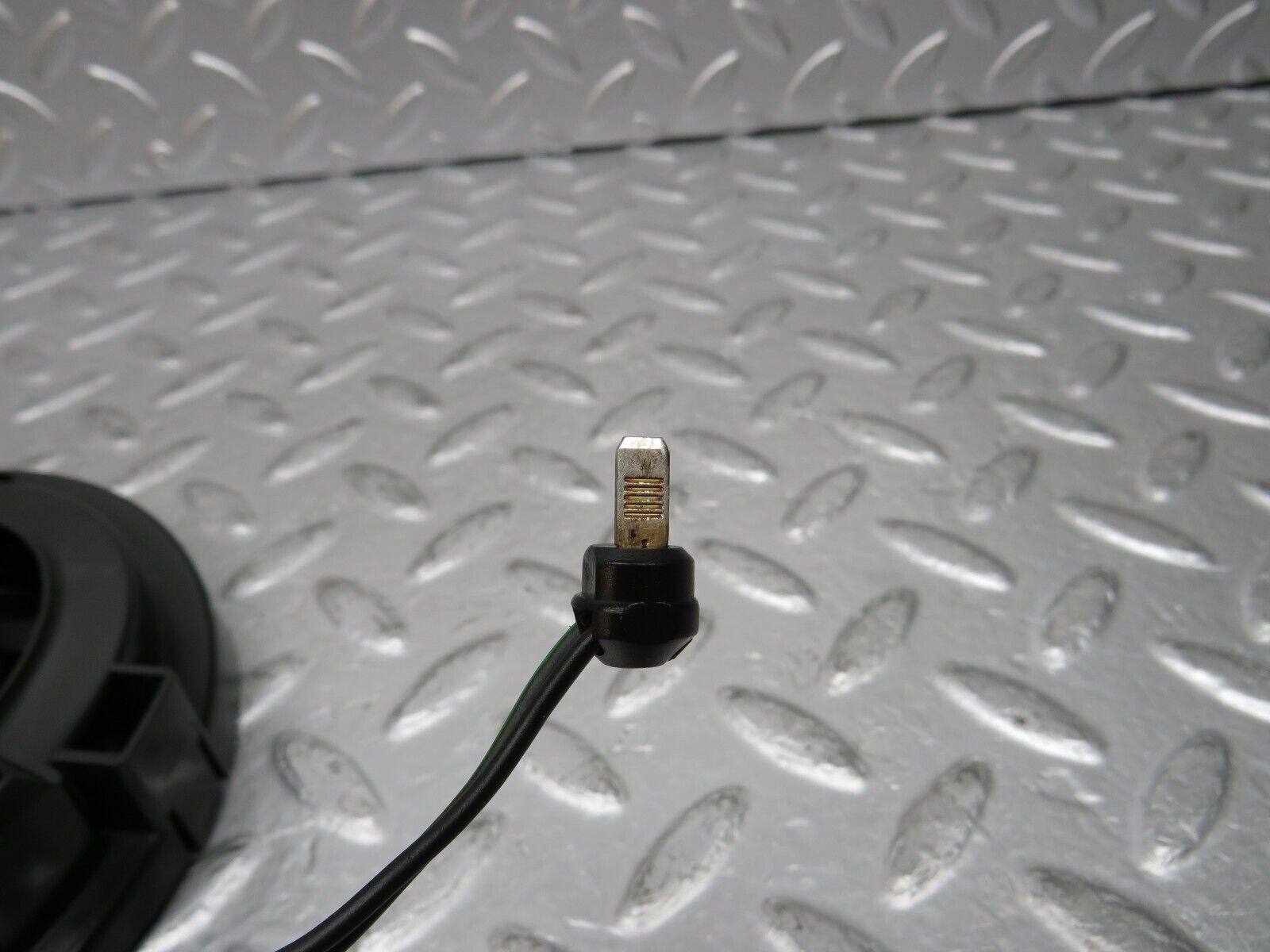 29520 Mercedes-Benz W124 230E Parcel Shelf Speaker 0008207602