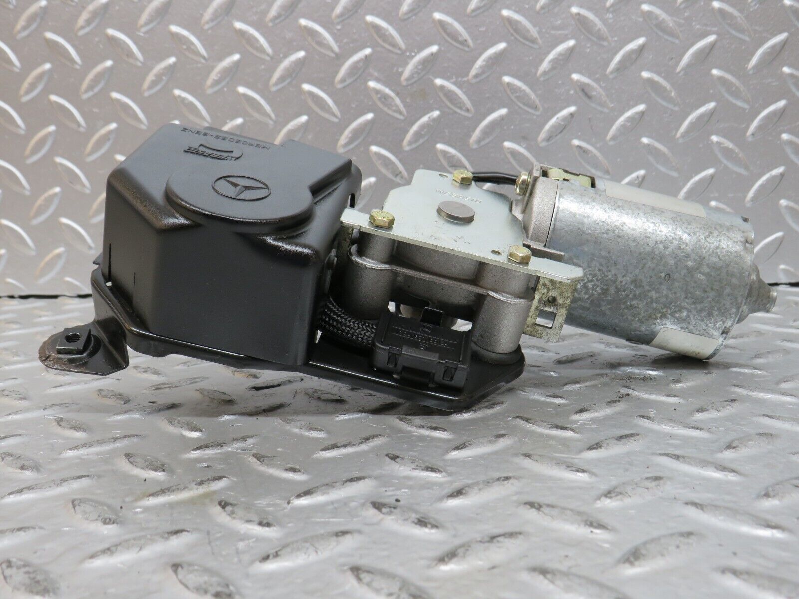 27660 Mercedes-Benz S124 300TE Wagon Sunroof Motor Webasto 1247800507