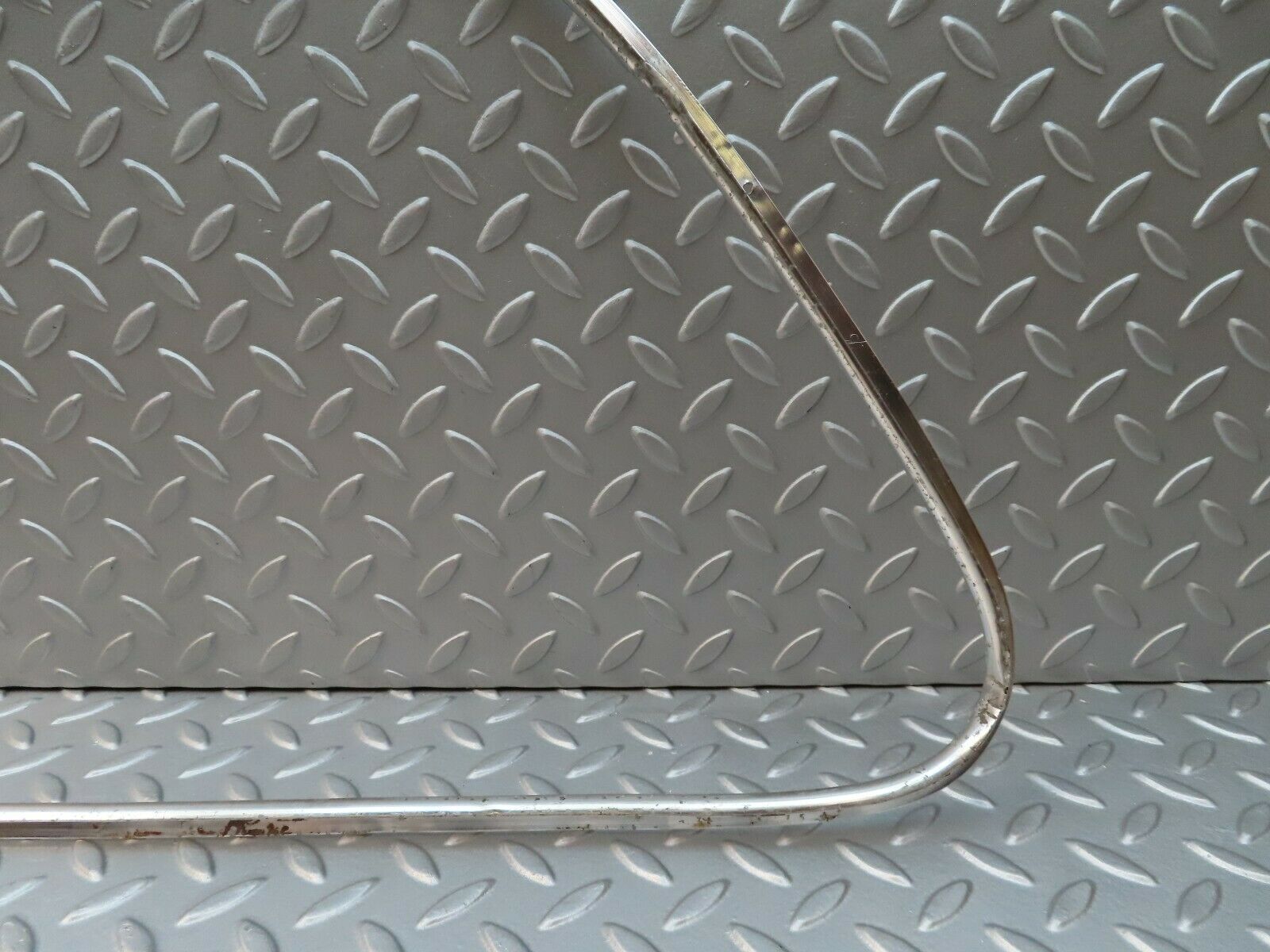 2048 Mercedes-Benz W105 219 PONTON Front Left Door Chrome Trim