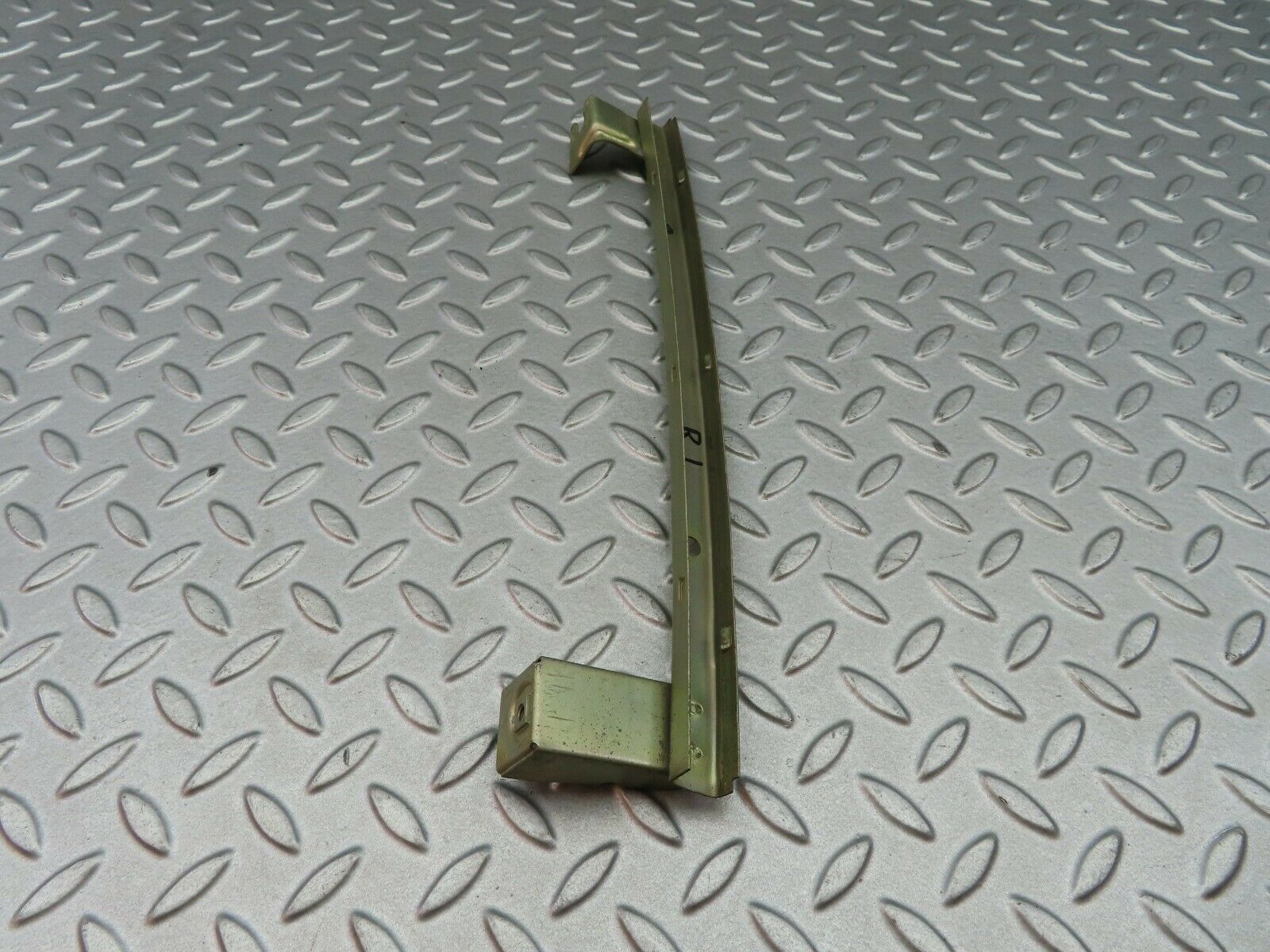 5786 Mercedes-Benz W123 200 Rear Left Window Channel