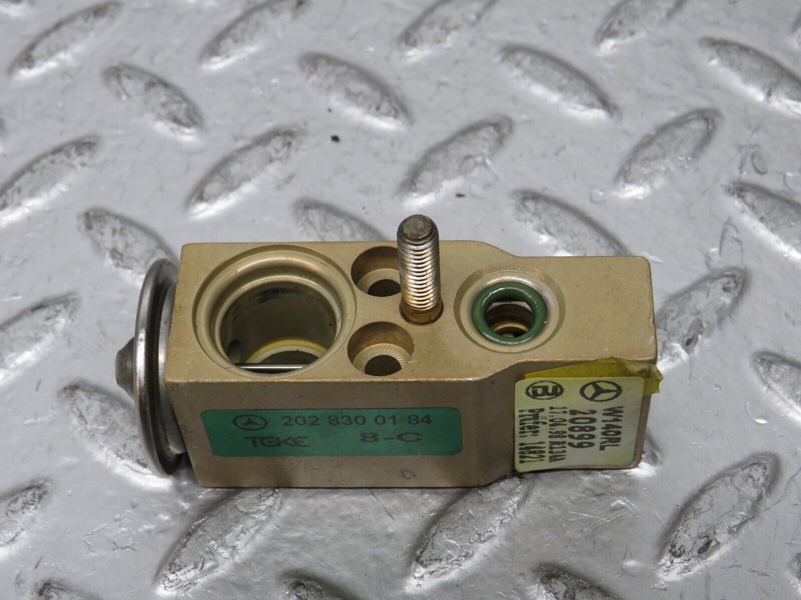 24900 Mercedes-Benz W140 S320 Air Condition Expansion Valve 2028300184