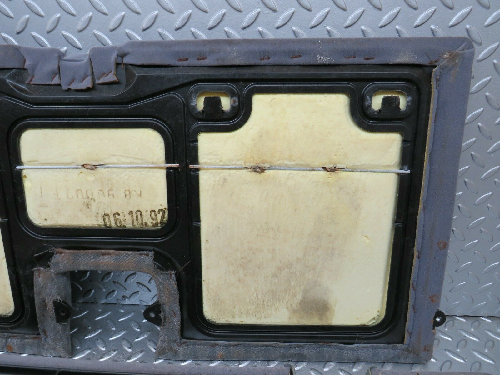 24328 Mercedes-Benz S124 220TE Wagon Third Seat 1249300094