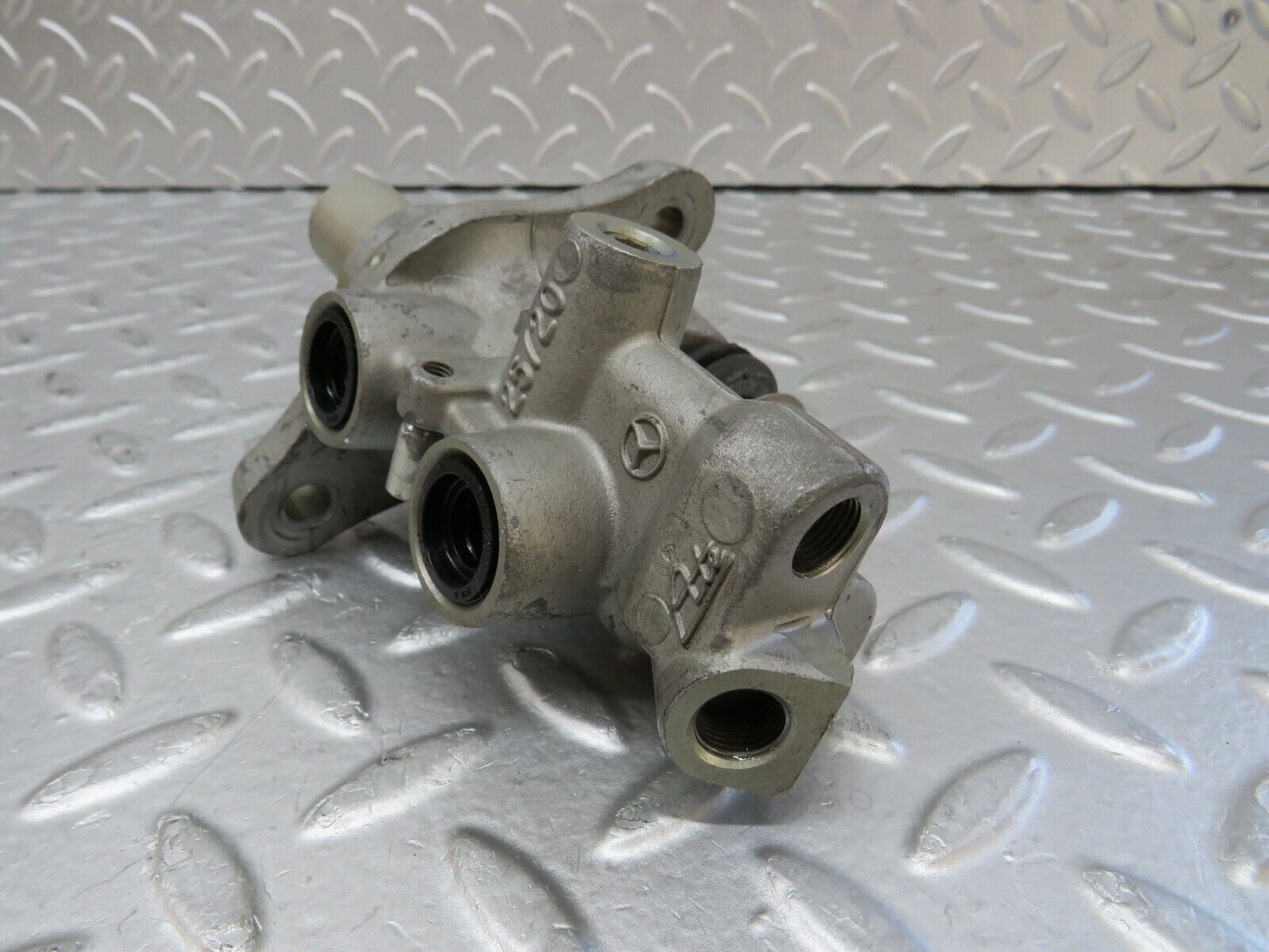 35188 Mercedes-Benz W221 Brake Master Cylinder ATE