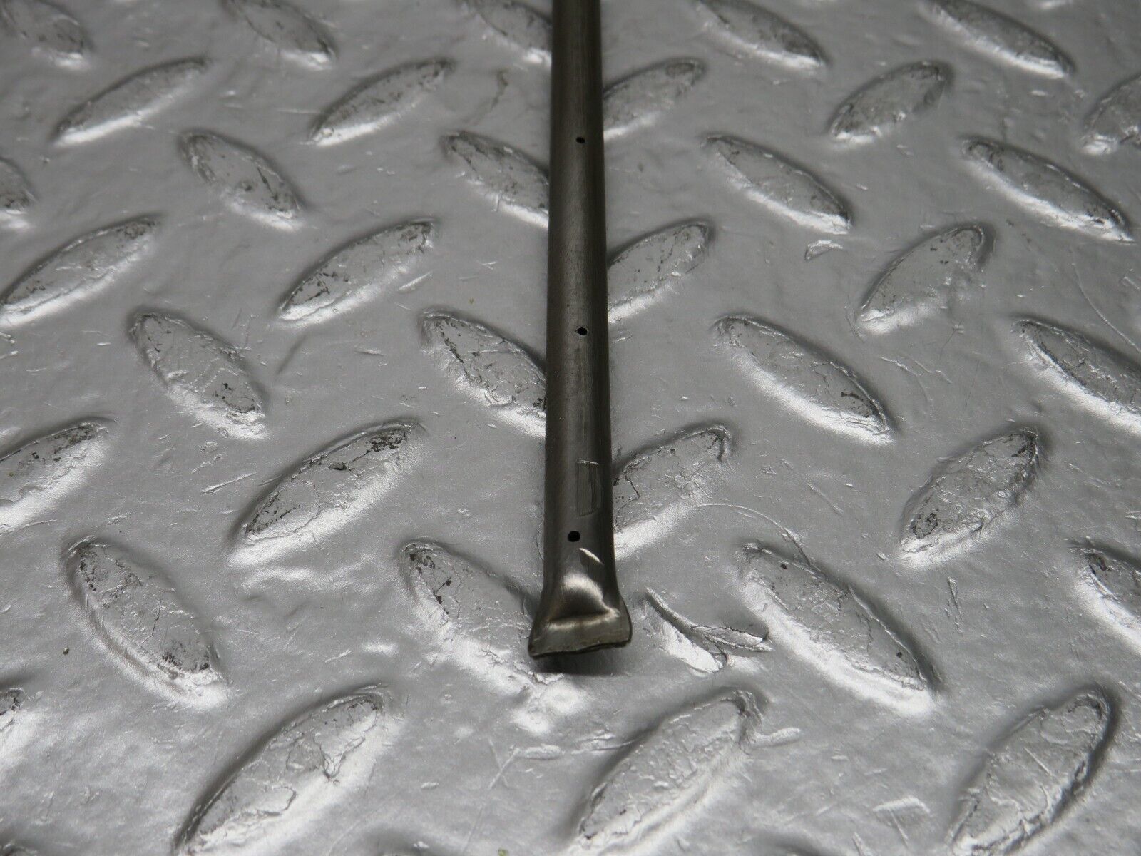 32274 Mercedes-Benz C123 240D Coupe Camshaft Oil Tube