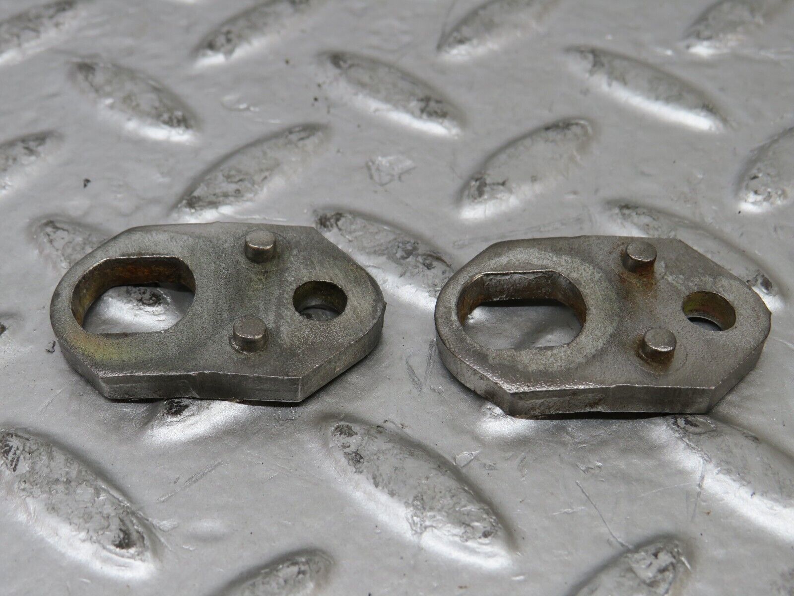 26258 Mercedes-Benz W116 450SE Fuel Injector Bracket 2 pcs