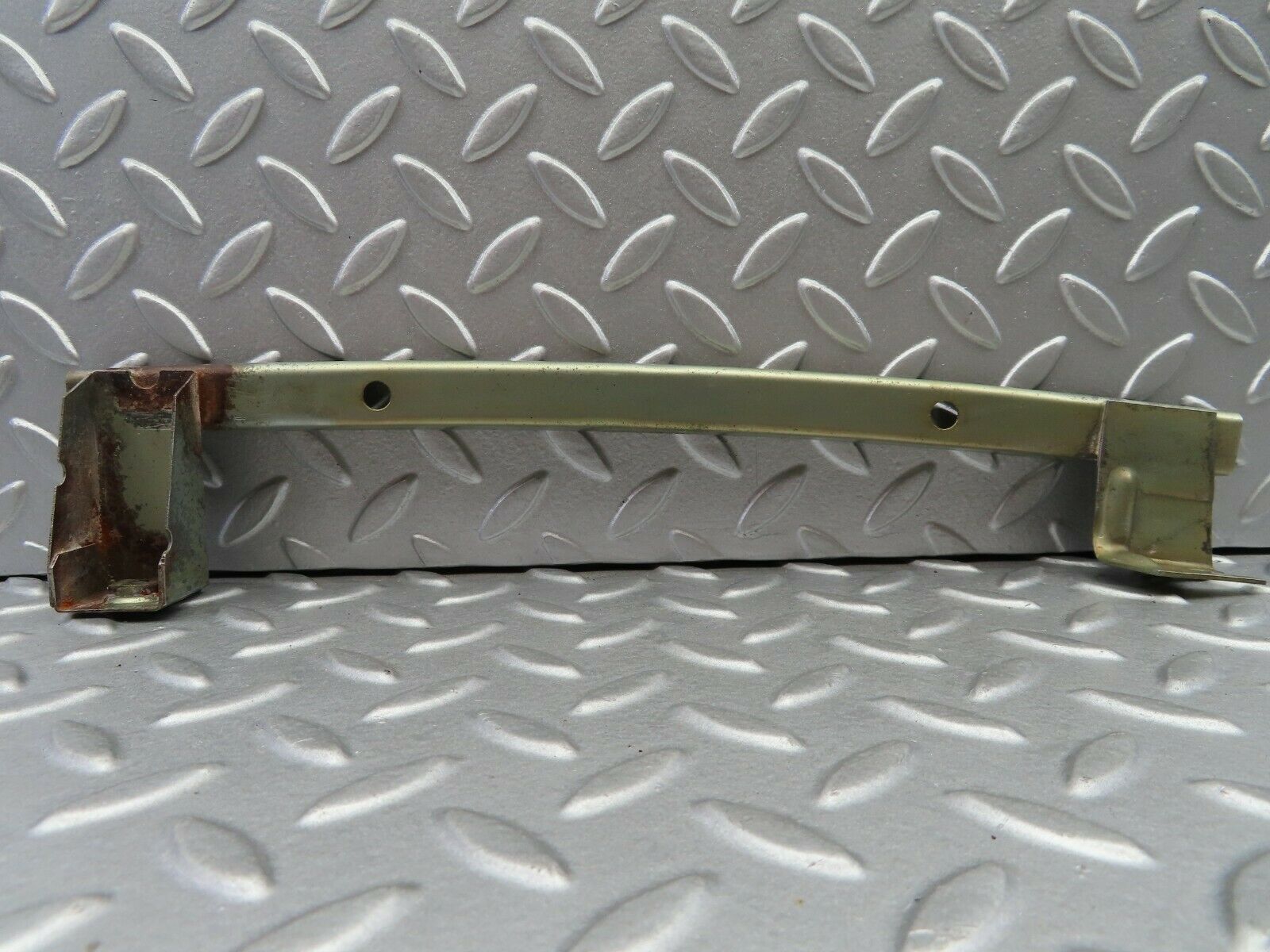 6222 Mercedes-Benz W126 380SE Rear Left Window Channel
