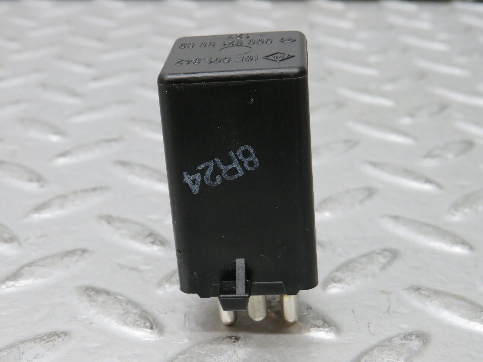 28672 Mercedes-Benz W123 230E Intermittent Wiper Relay 0008210863