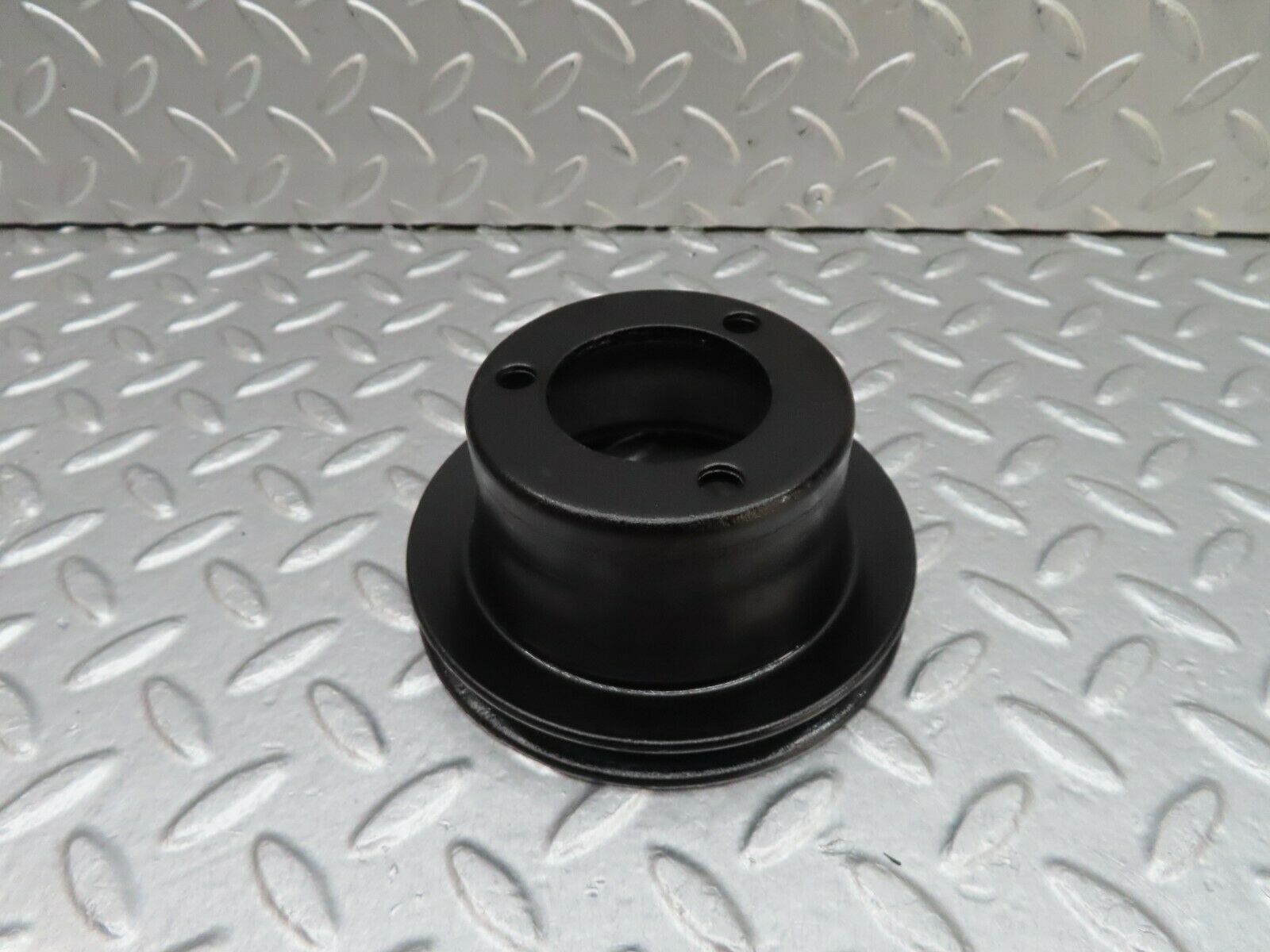 17989 Mercedes-Benz W123 200 Crankshaft Pulley