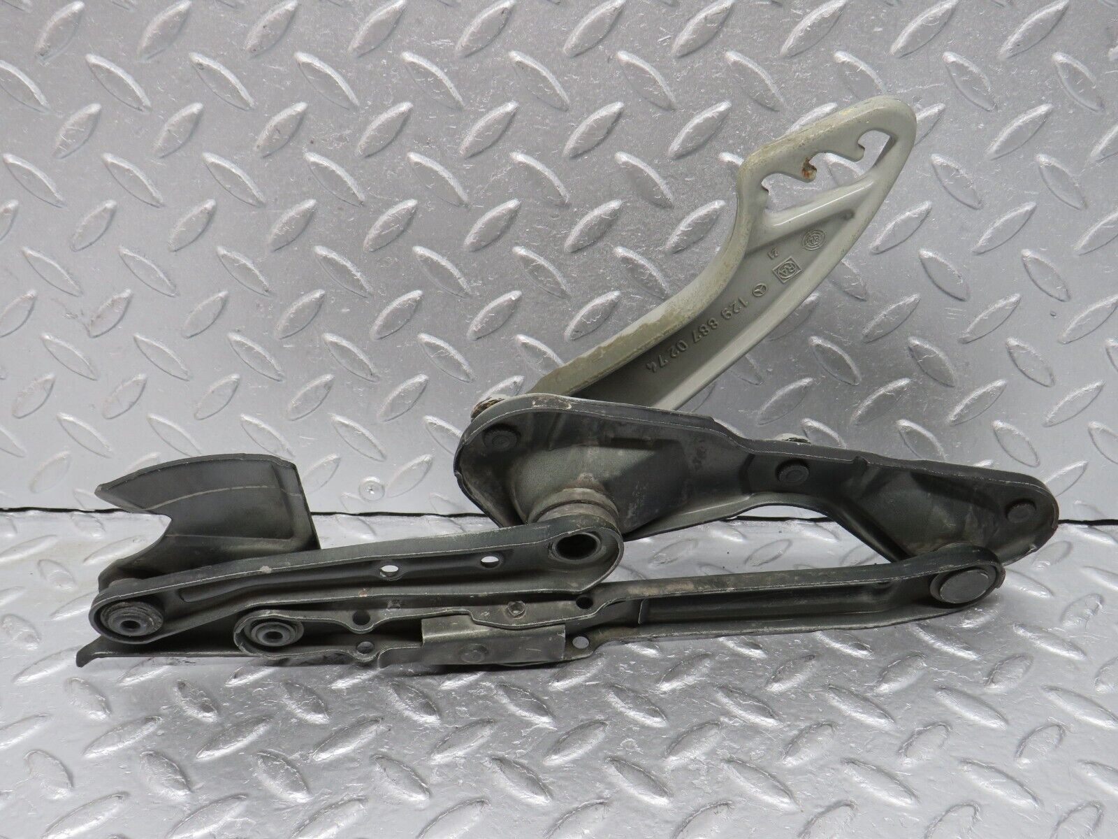 38040 Mercedes-Benz A124 320E Cabriolet Bonnet Hinge Right Side 1298870274
