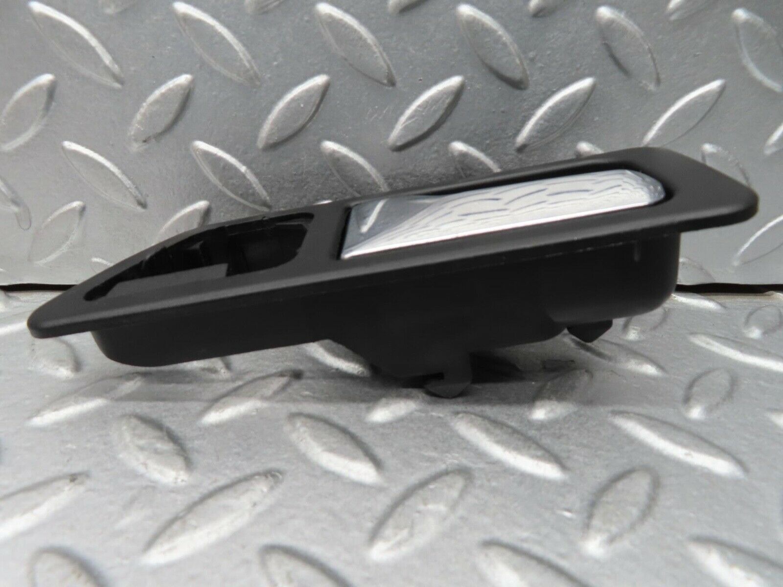 14585 Mercedes-Benz W201 190E Left Interior Door Handle 2017660164