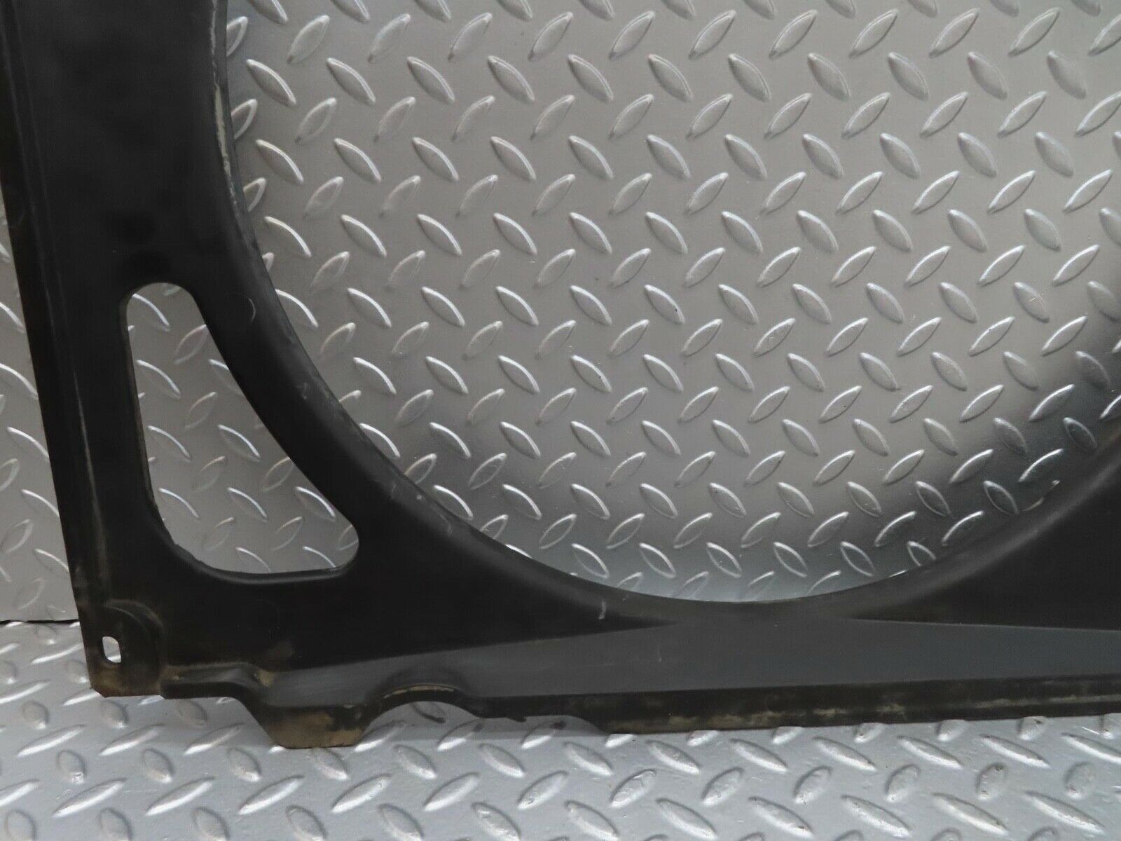 14309 Mercedes-Benz W116 350SE Radiator Fan Shroud Fan Cover 1165050355