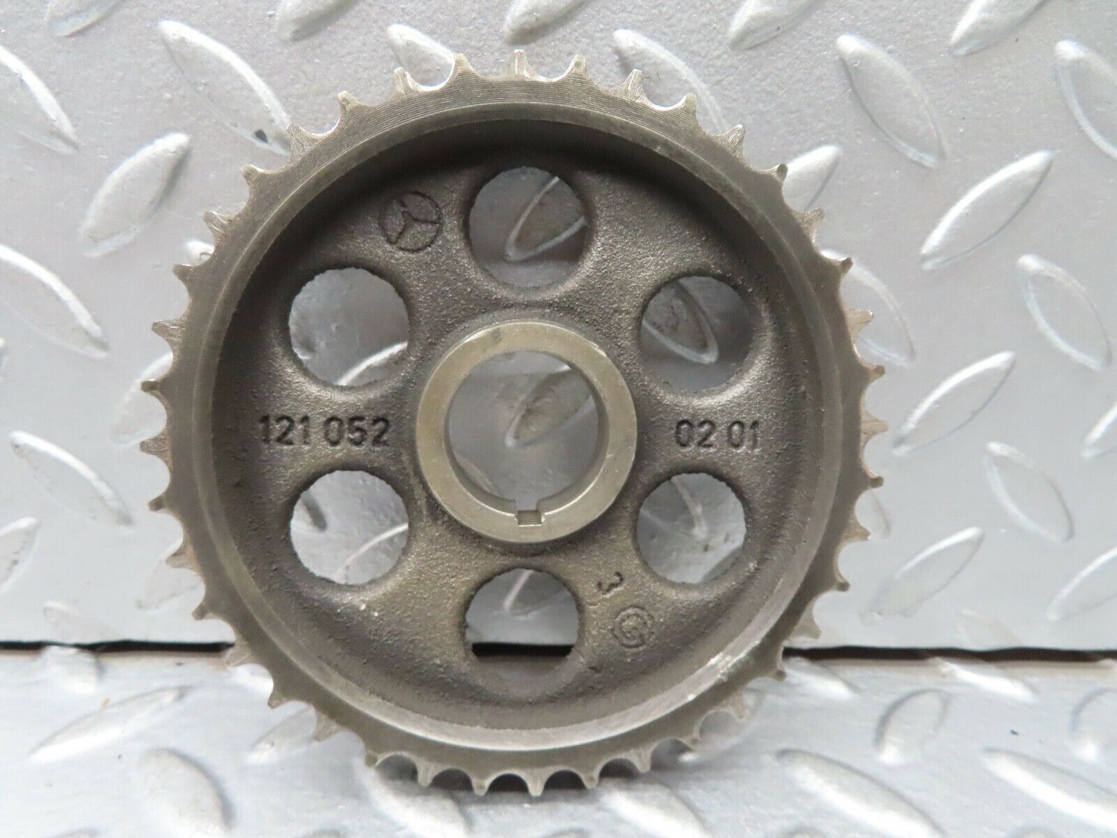19106 Mercedes-Benz W123 300D Camshaft Timing Gear 1210520201