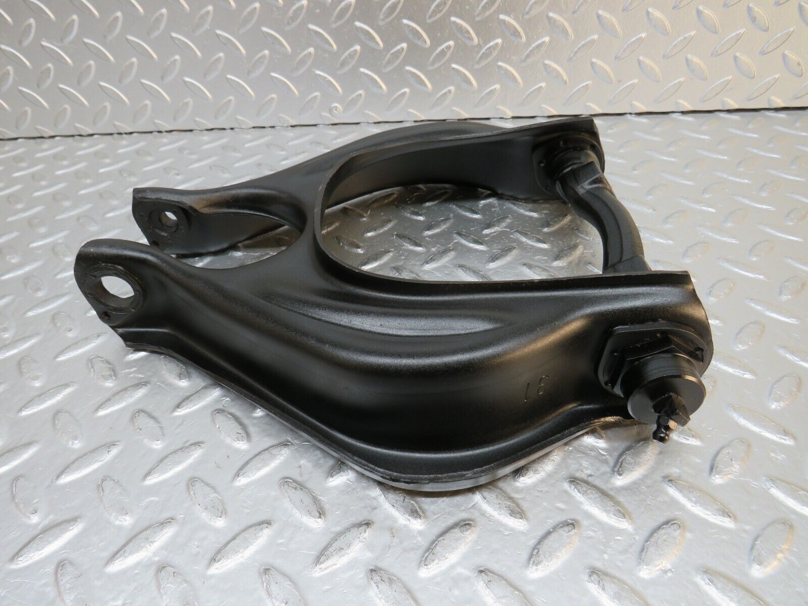 32267 Mercedes-Benz W108 280SE Front Left Upper Control Arm