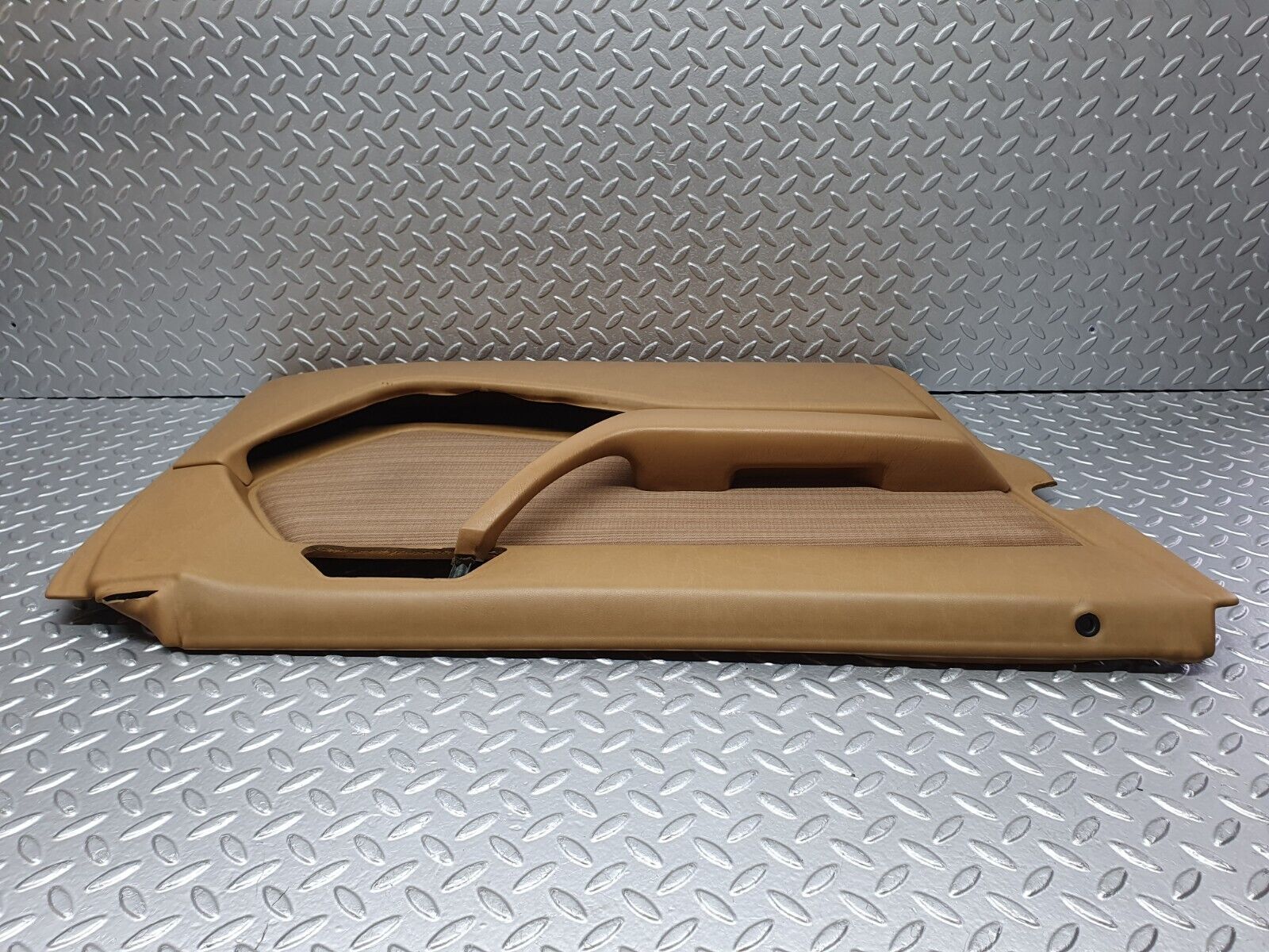 41483 Mercedes-Benz W124 200E Front Left Door Card Palomino
