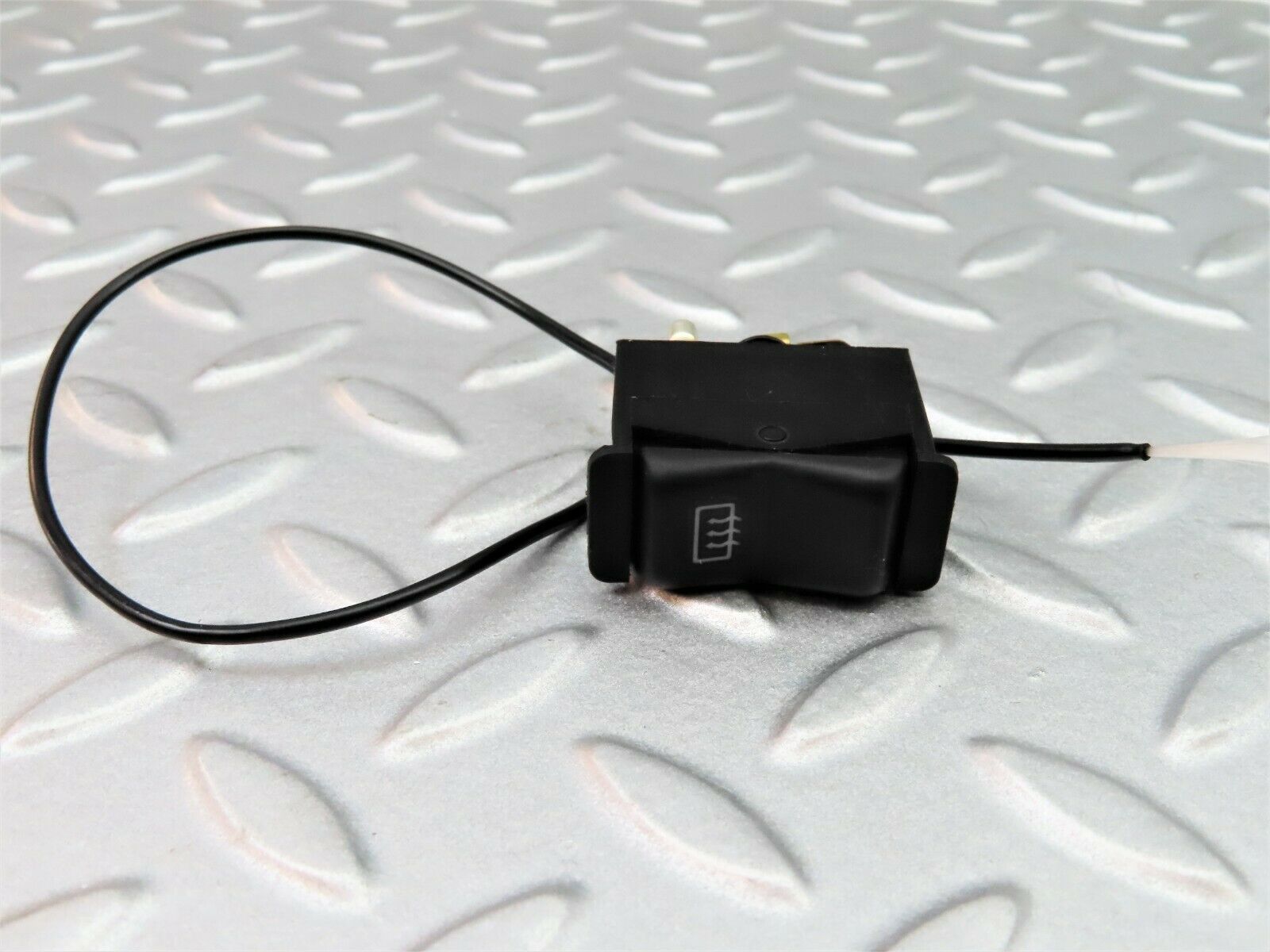 5804 Mercedes-Benz W123 200 Rear Window Defroster Switch 0008206110