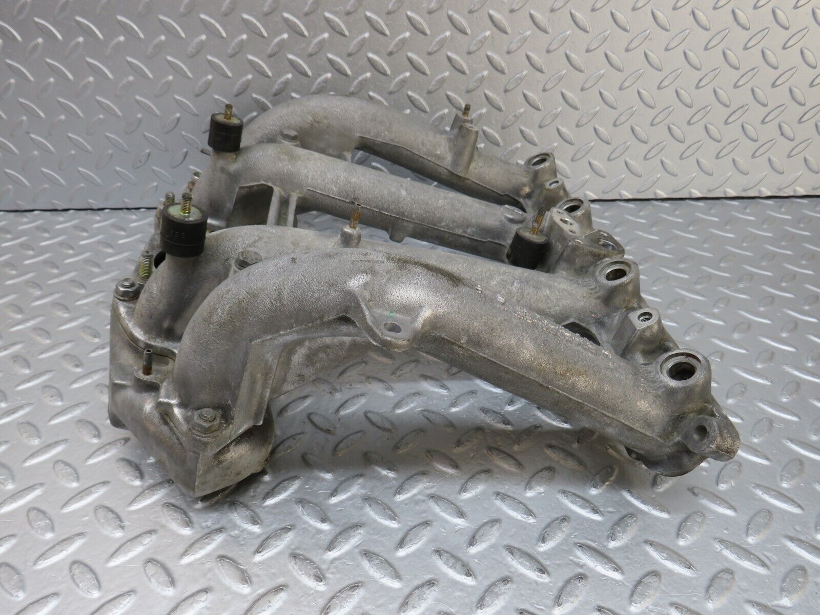 36675 Mercedes-Benz W201 190E 2.0L Air Intake Manifold 1021413501