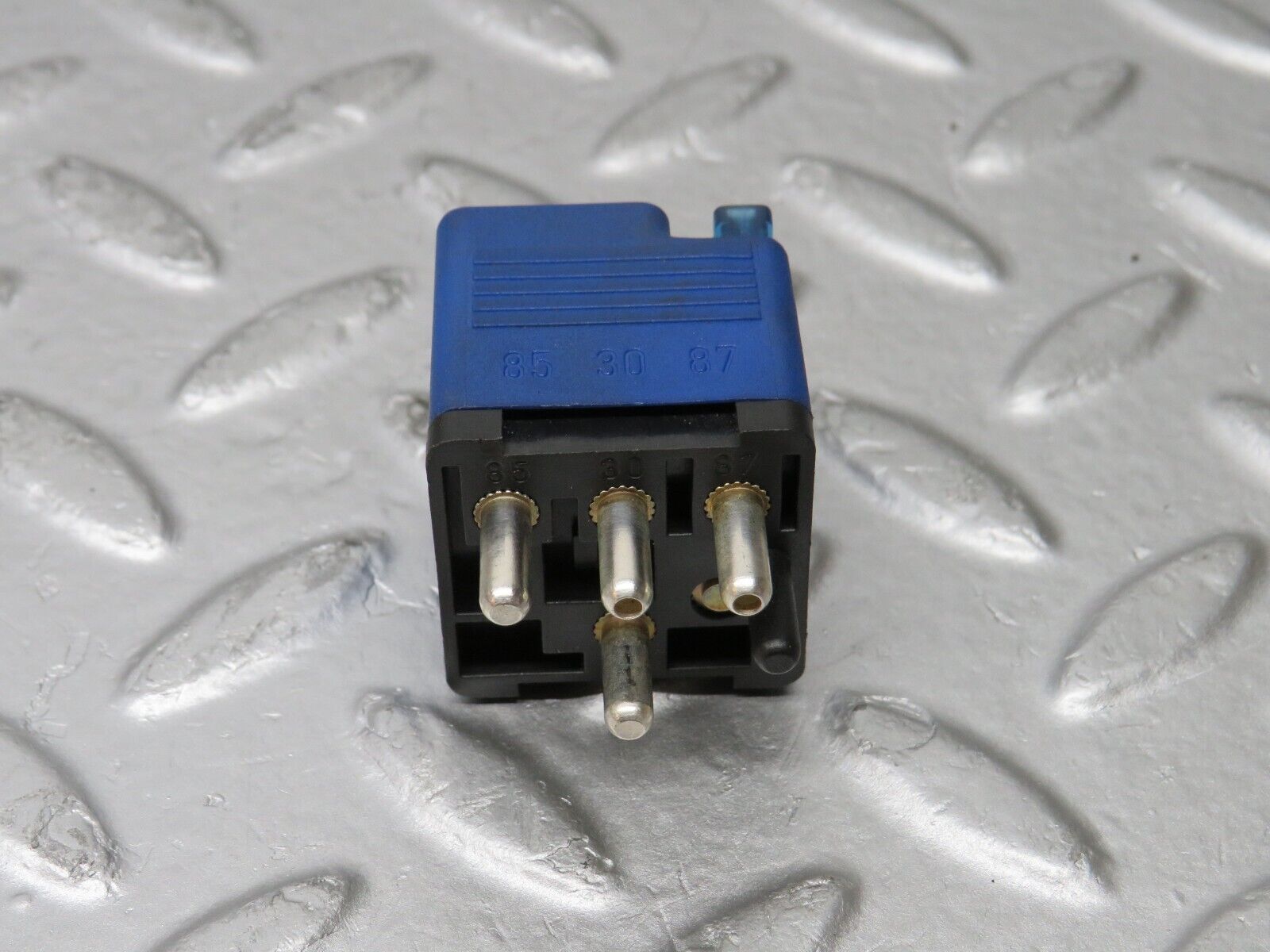 37951 Mercedes-Benz A124 320E Cabriolet Auxilliary Relay 0025420119