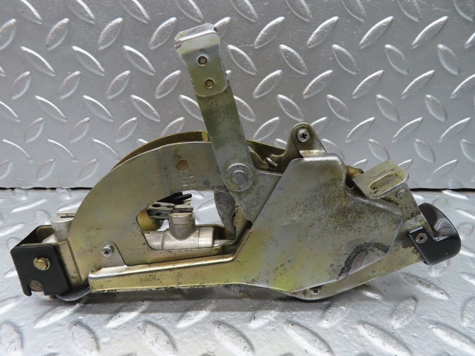 19867 Mercedes-Benz R129 300SL Coupe Rear Left Roof Lock Mechanism 1298001174