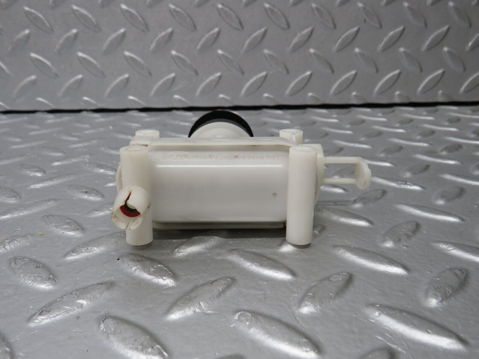 38350 Mercedes-Benz R129 280SL Coupe Door Lock Vacuum Actuator