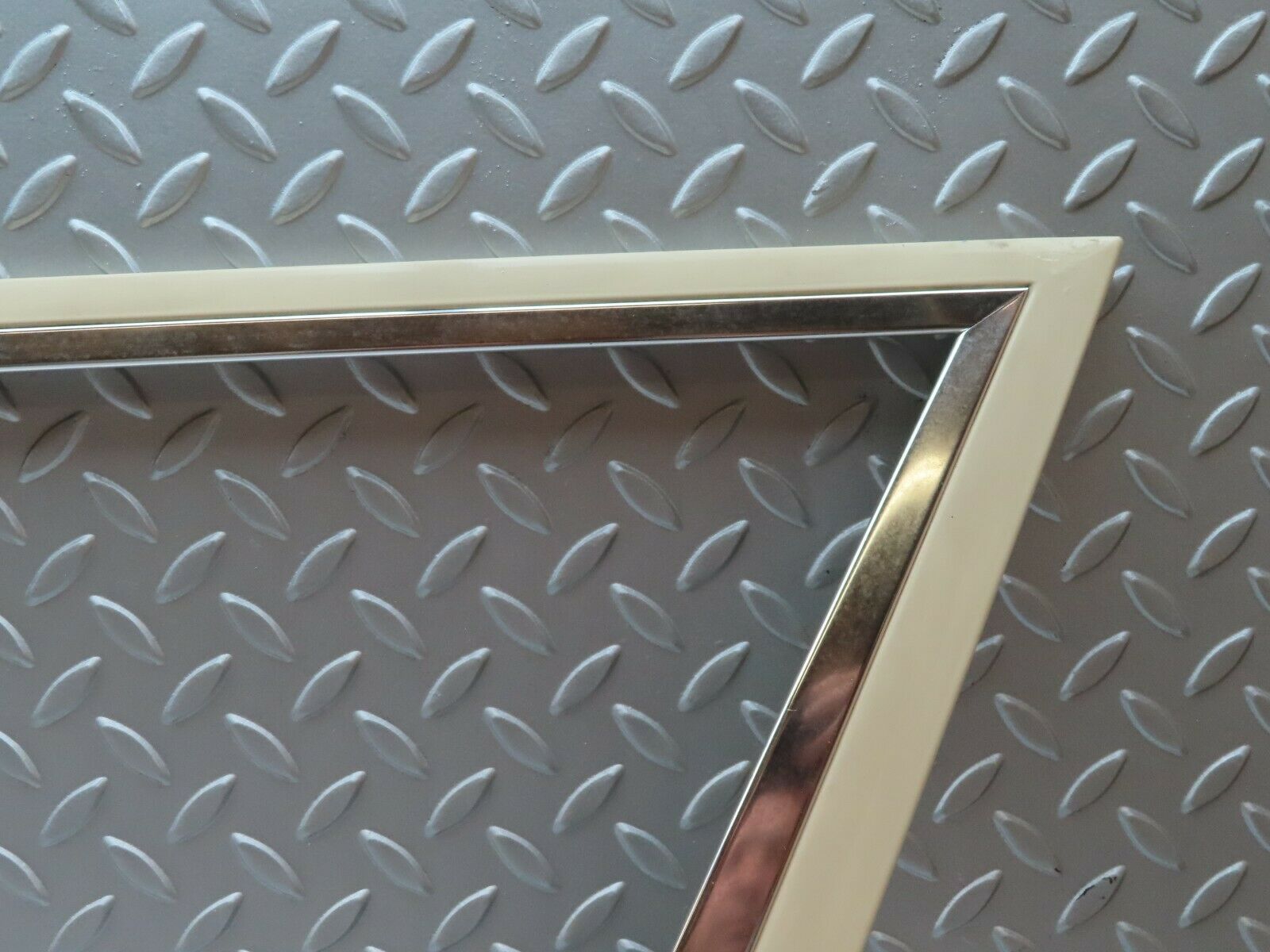 4024 Mercedes-Benz S123 200T Wagon Window Frame Rear Right