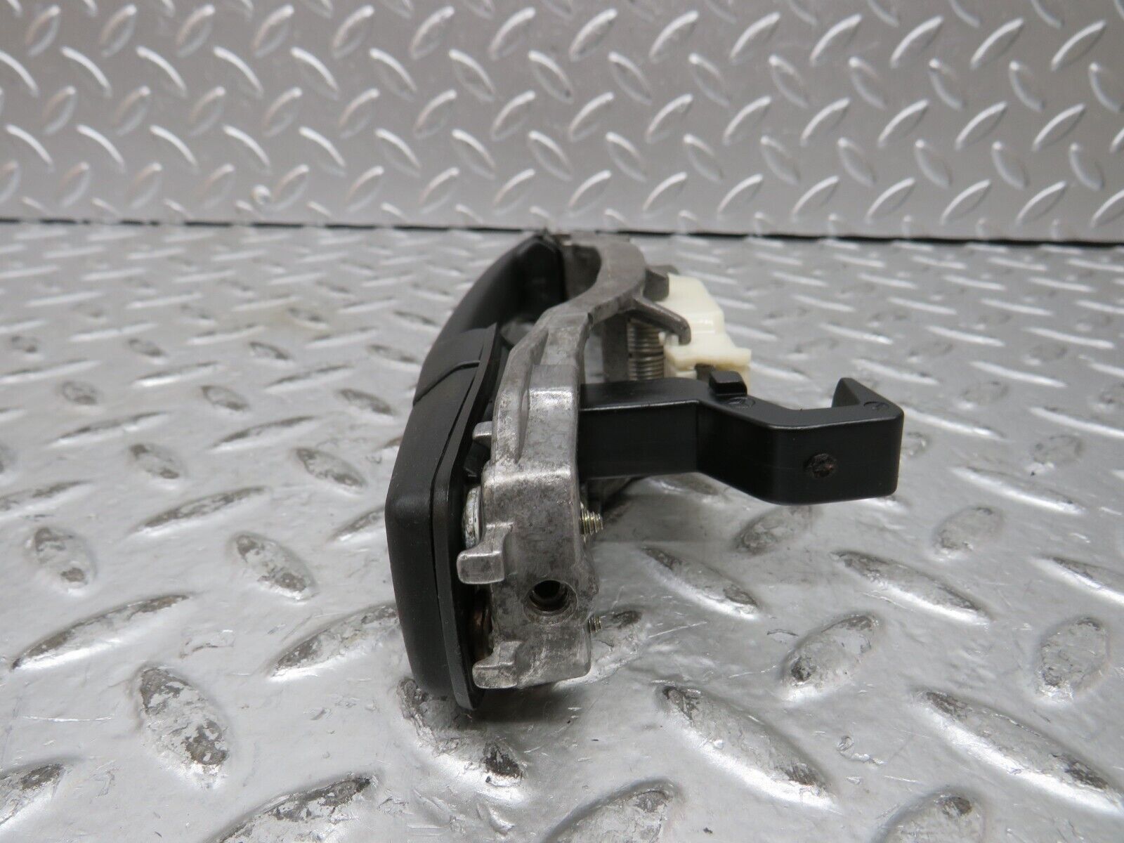 27810 Mercedes-Benz S124 300TE Rear Left Exterior Door Handle