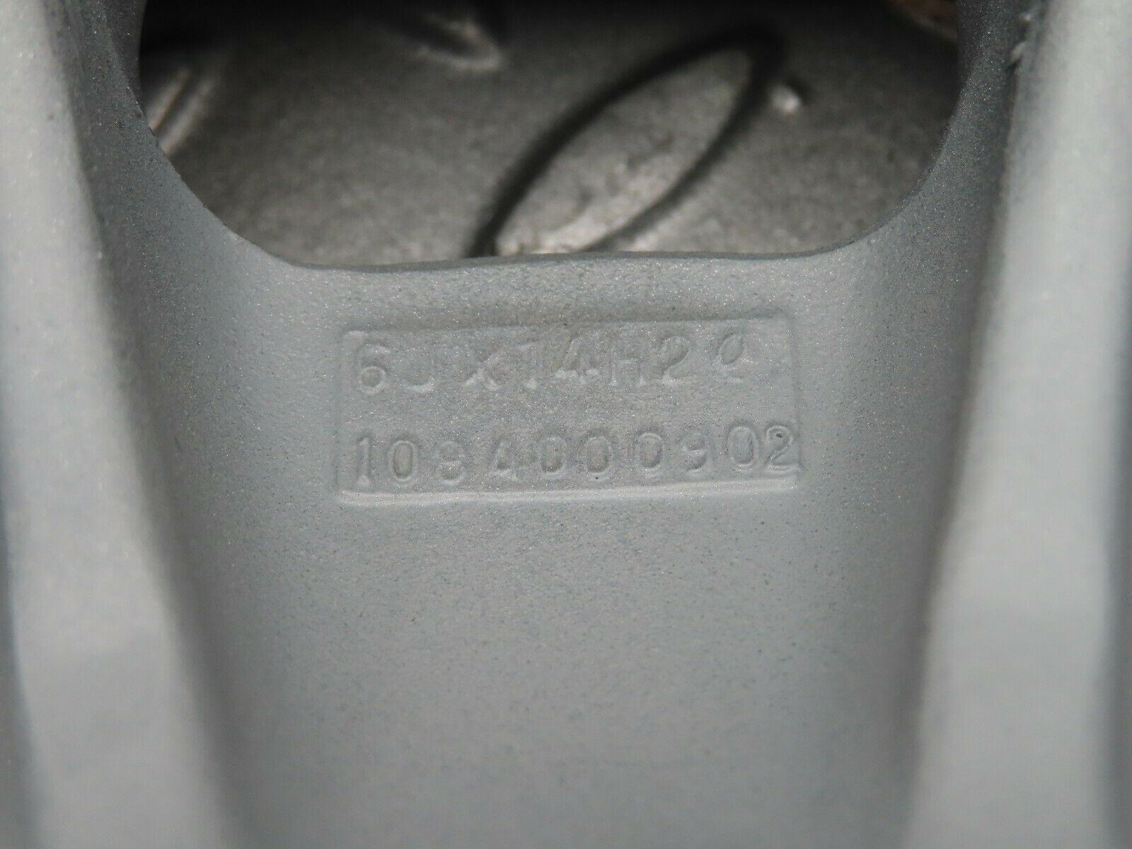 3853 Mercedes-Benz Alloy Wheel Mexican Hat 6Jx14H2 ET30 1084000902