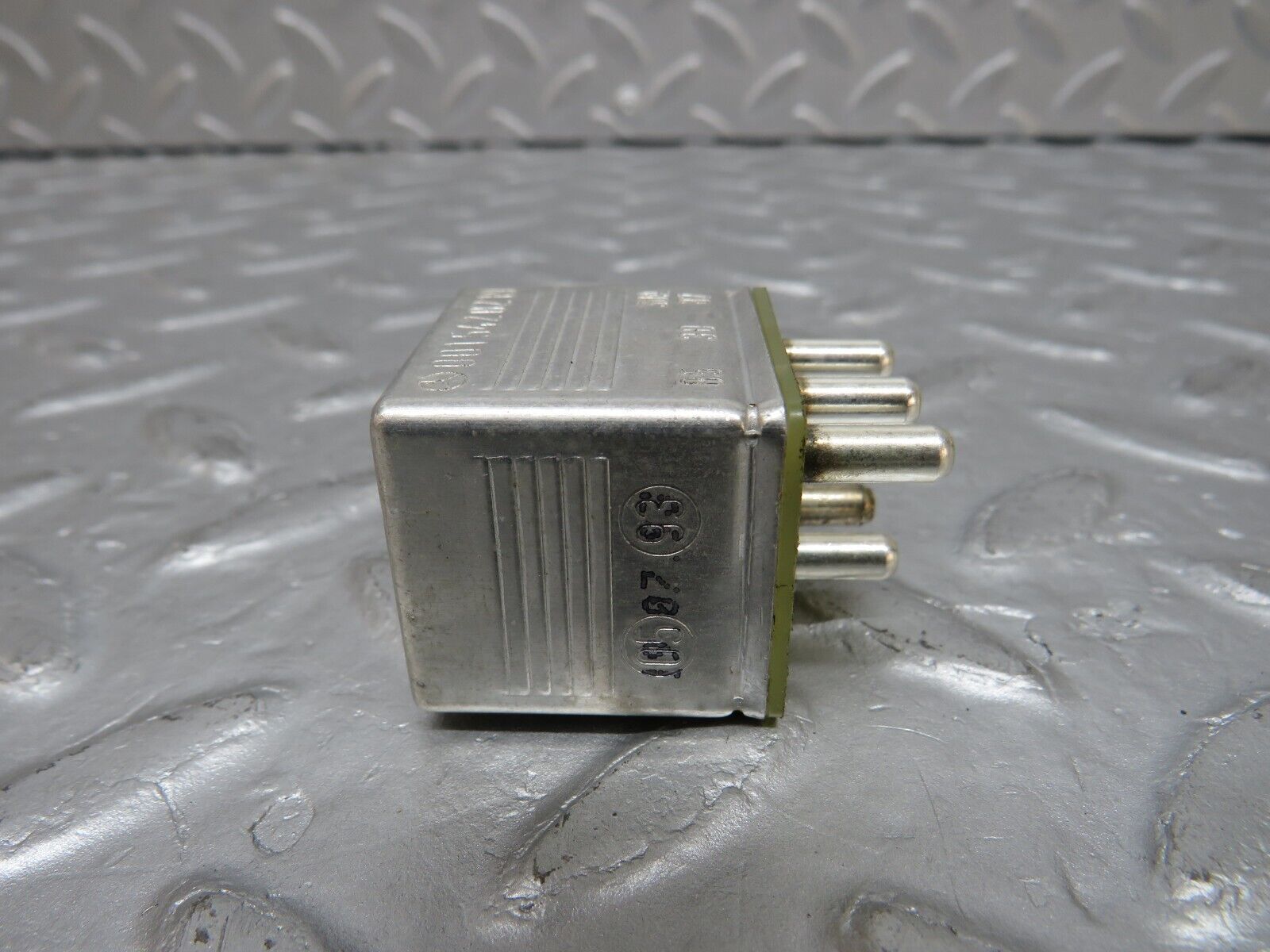 38091 Mercedes-Benz A124 320E Cabriolet Multi Purpose Relay 0015420219
