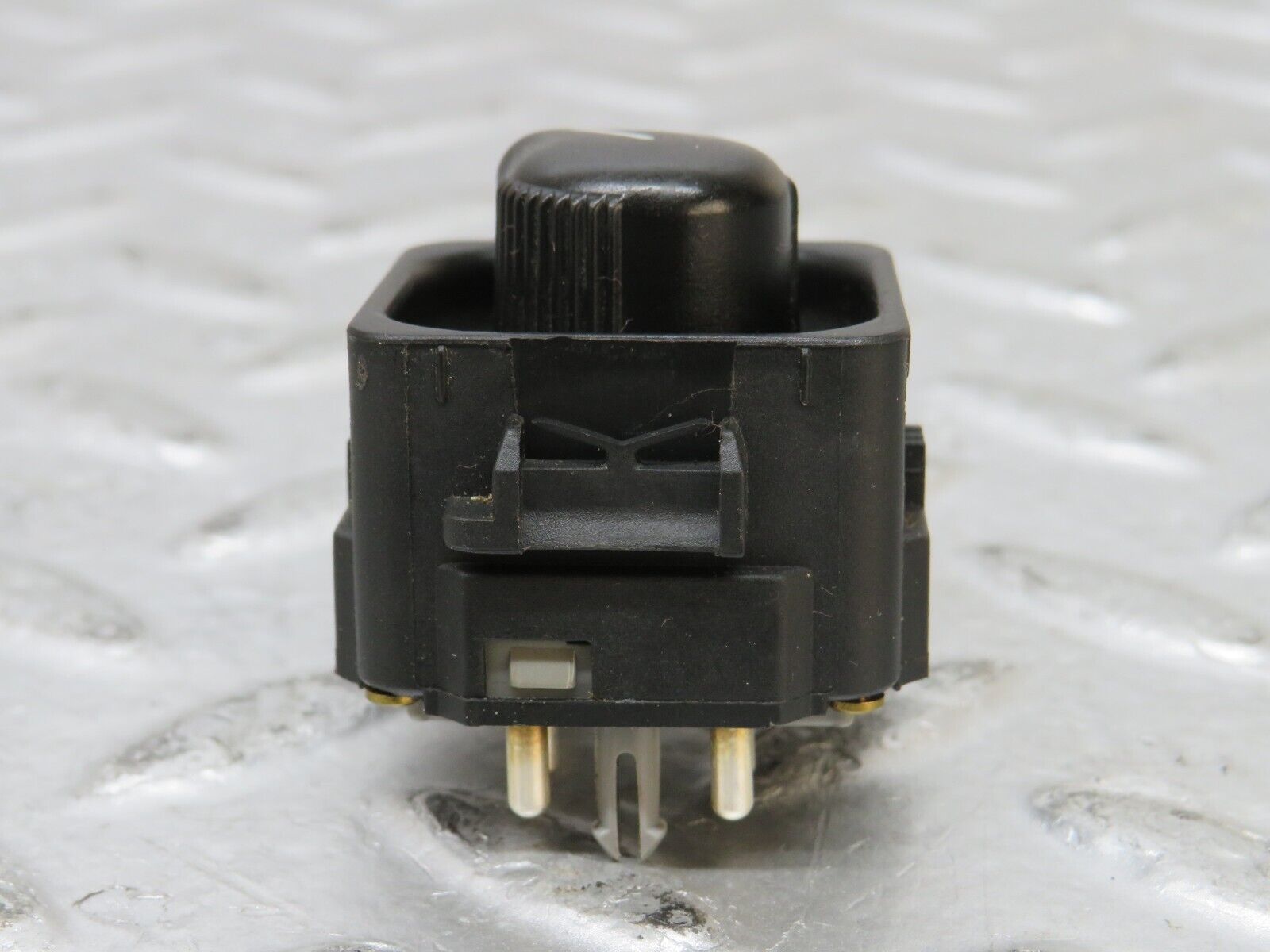 27552 Mercedes-Benz S124 300TE Wagon Electric Mirror Adjust Switch 1298200610