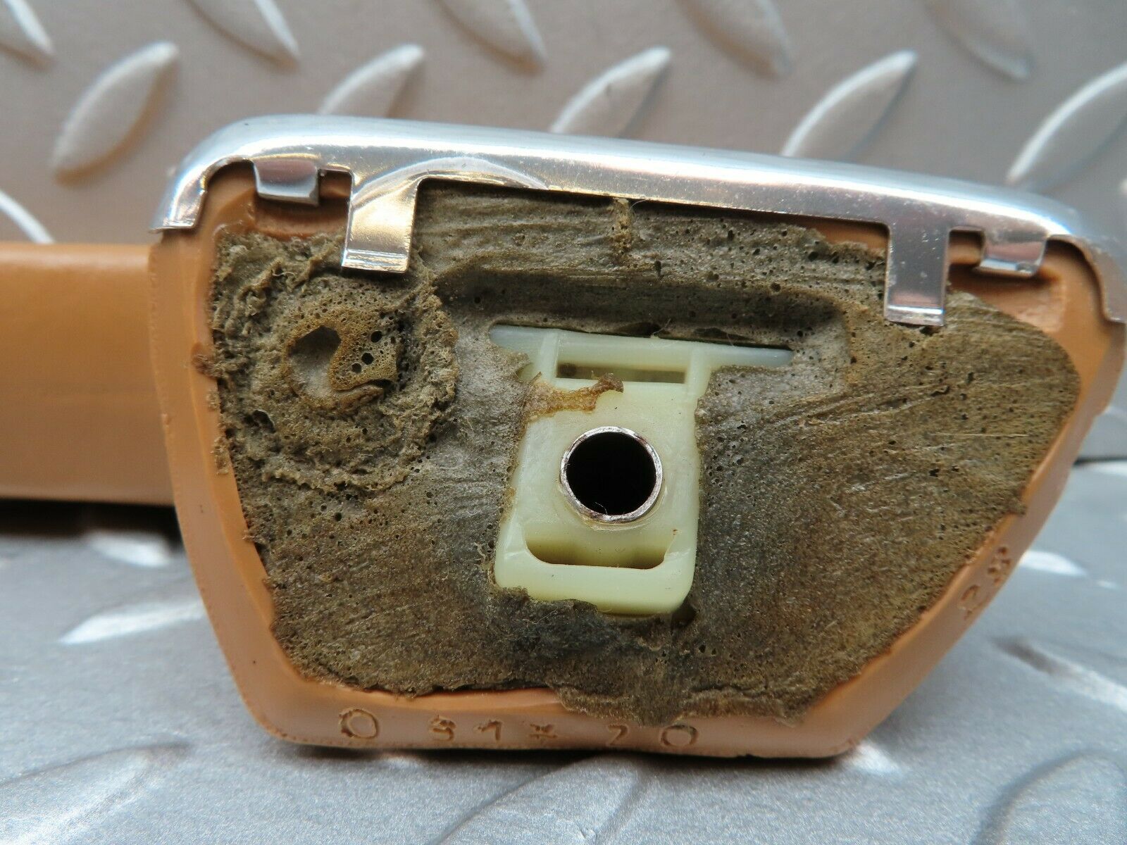 3710 Mercedes-Benz S123 200T Wagon Door Handle Rear Right Palomino 1239702001