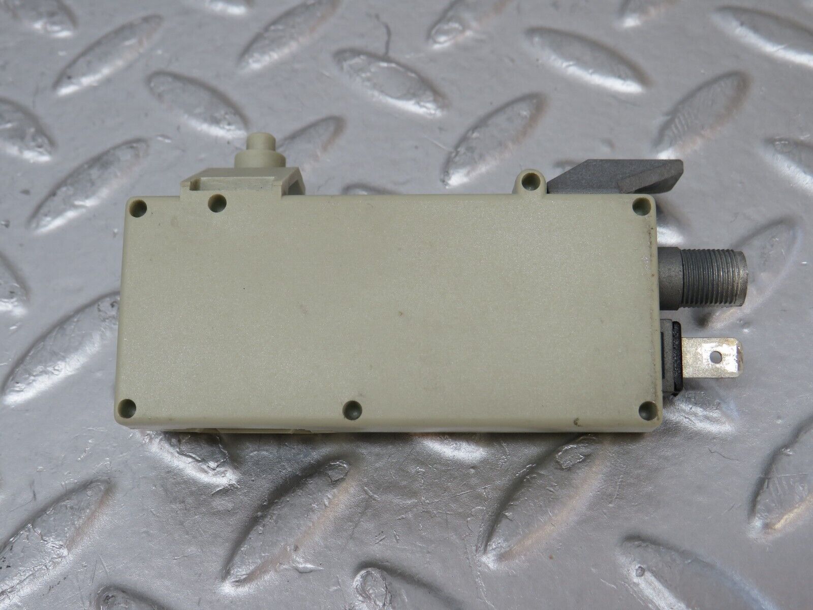 34881 Mercedes-Benz W210 320E Radio Audio Antenne Amplifier 2108203989