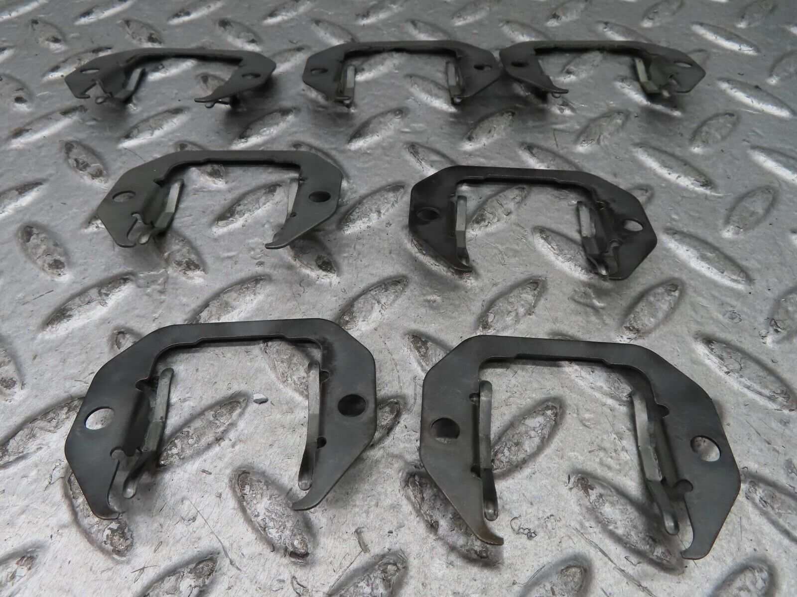 19619 Mercedes-Benz C140 CL420 Coupe Ignition Coil Mount Bracket 1191580740