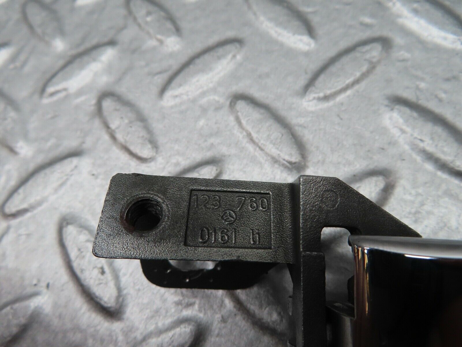 17943 Mercedes-Benz W123 200 Left Interior Door Handle 1237600161