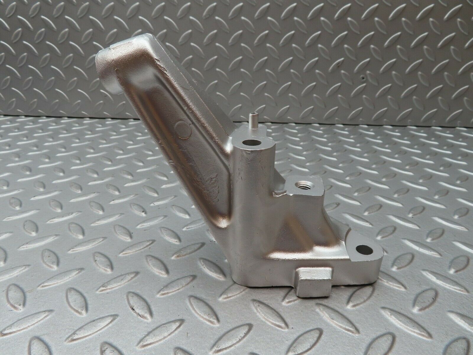 4399 Mercedes-Benz W123 230E Engine Mount Bracket Left Side 1022230504